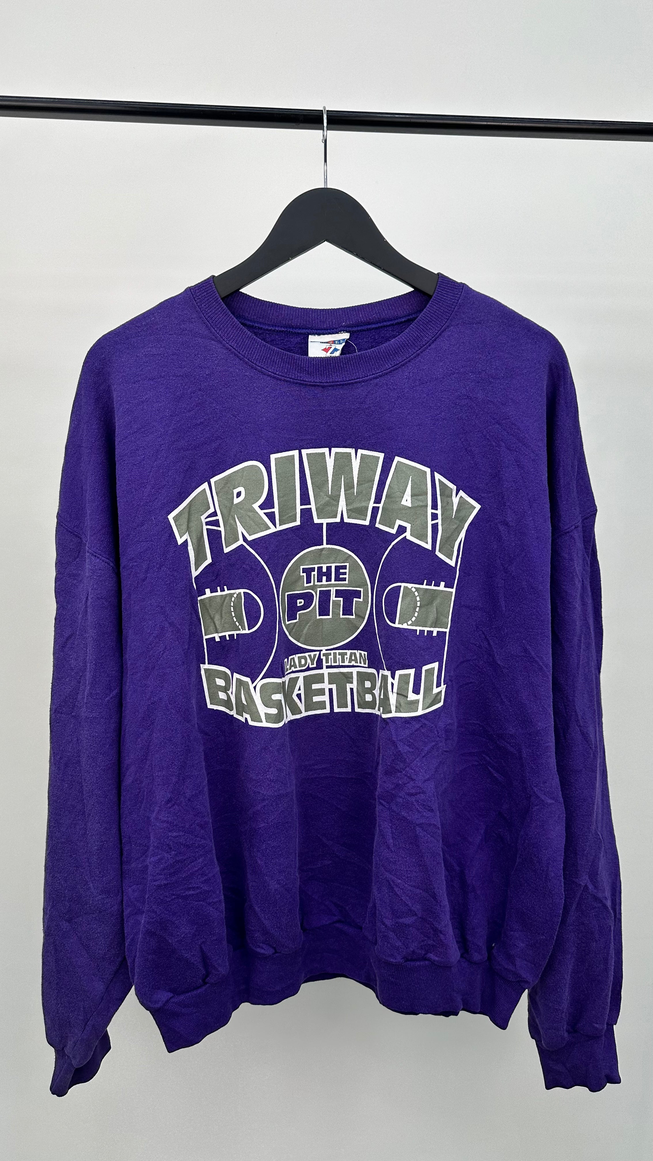 TRIWAY BASKETBALL SWEATSHIRT SIZE: L