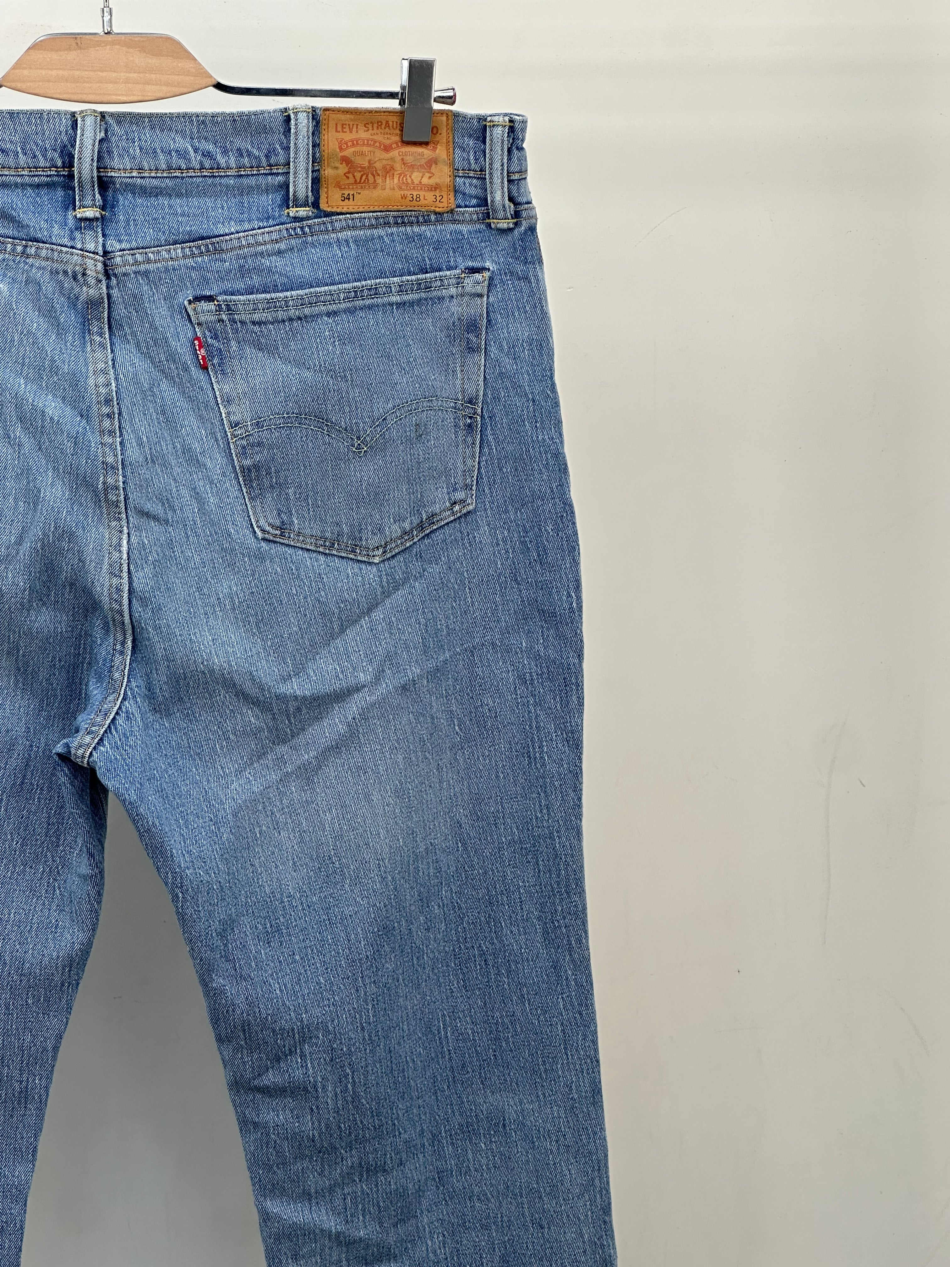 LEVI'S 541 STANDARD FIT TAGLIA: 52 ITA = W38 L32