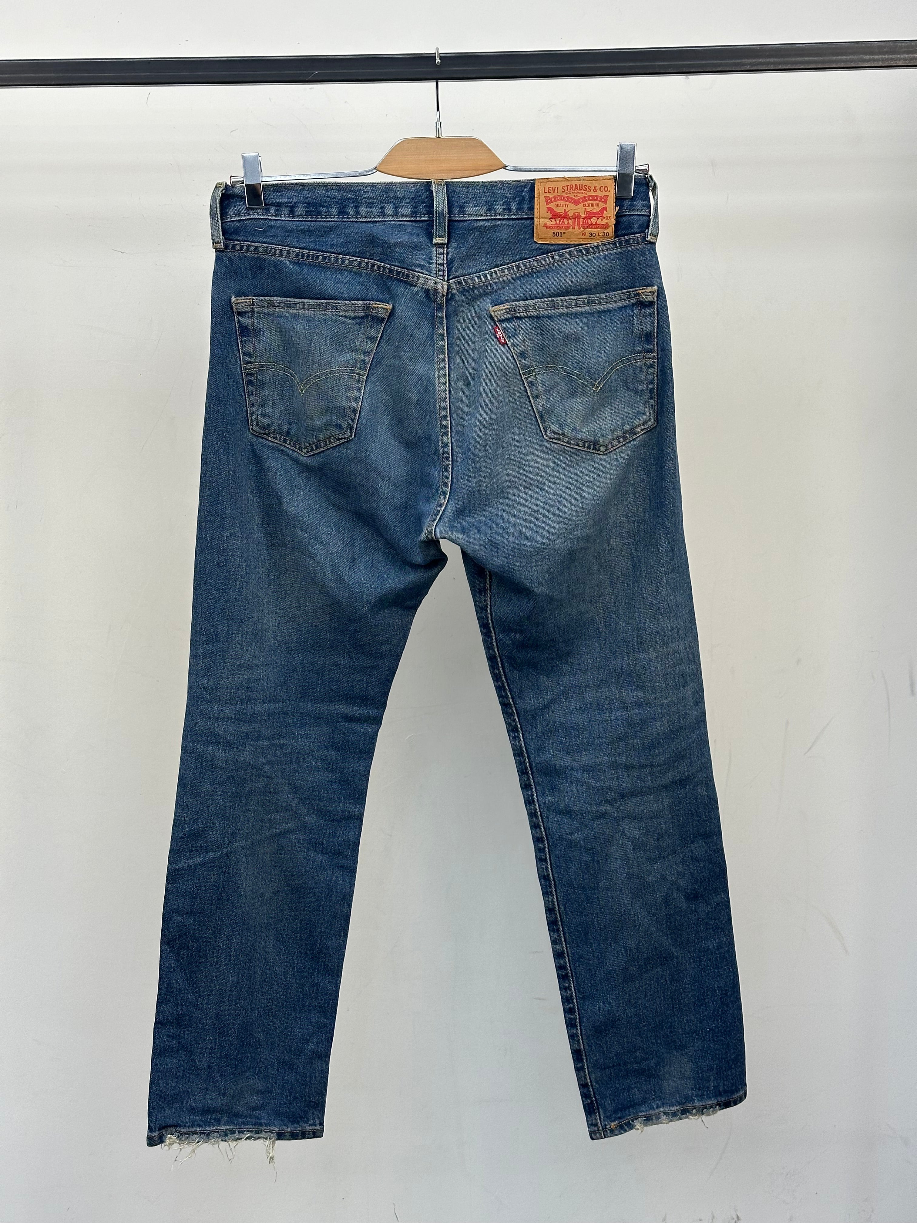 LEVI'S 501 REGULAR FIT TAGLIA: 44 ITA = W30 L30
