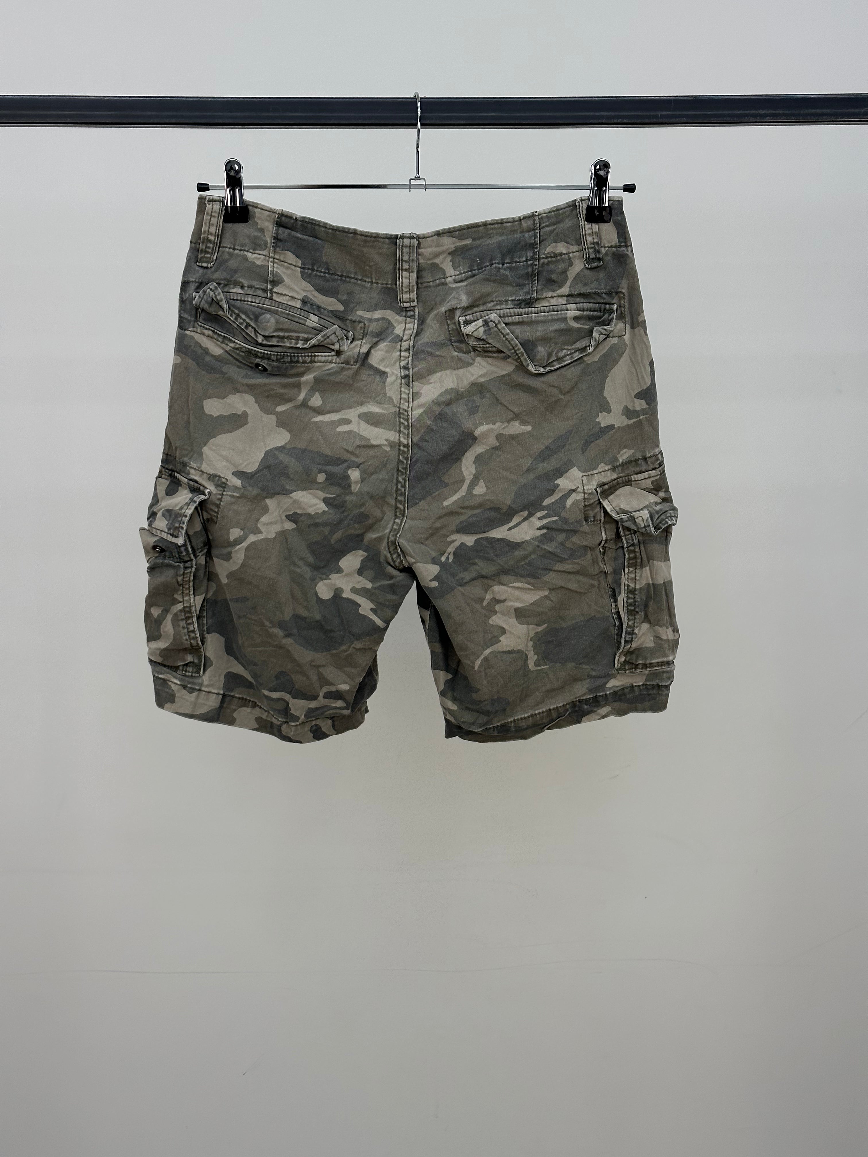 ARMY CARGO SHORTS TAGLIA : 44 ITA = W30