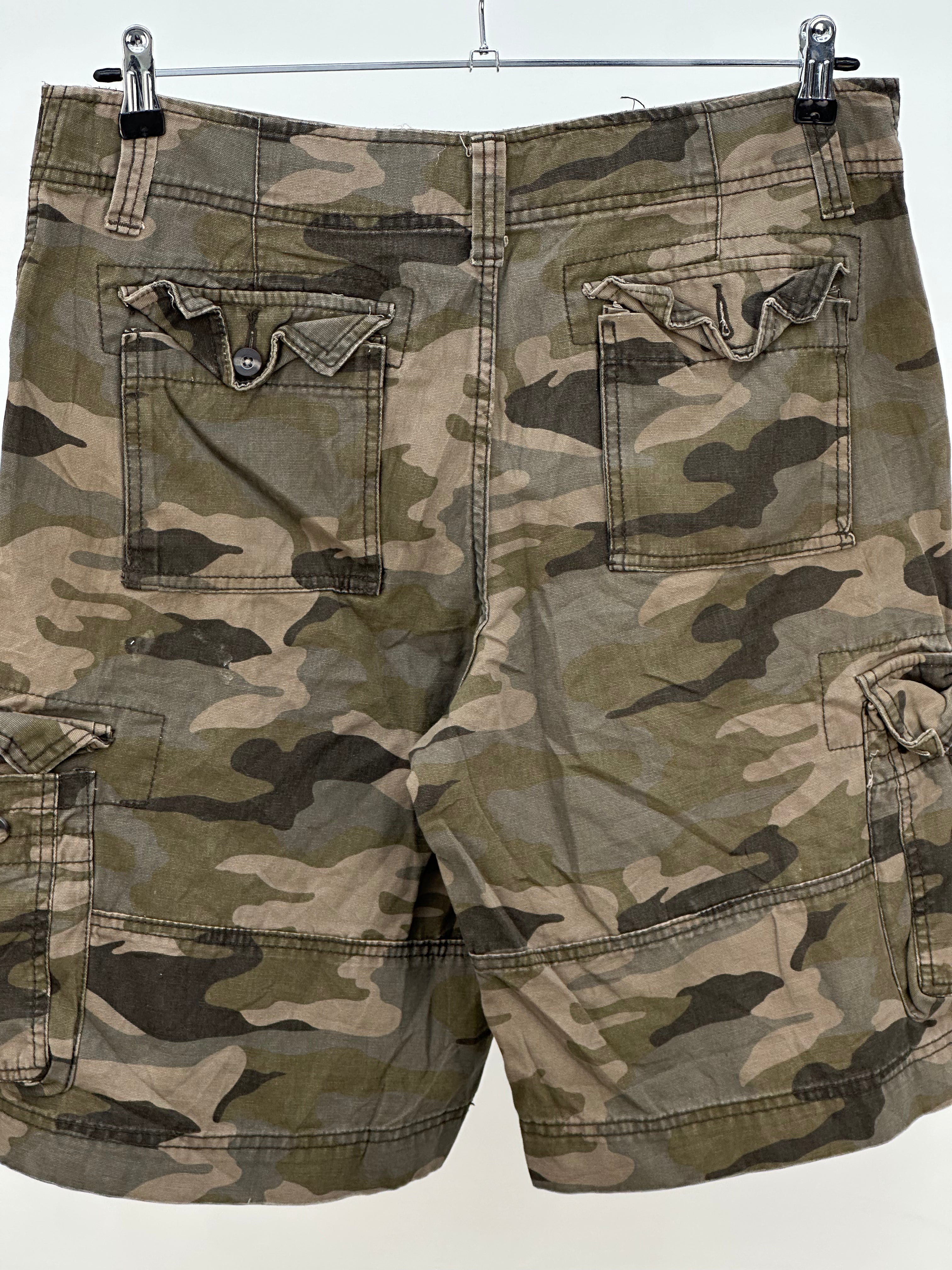 ARMY CARGO SHORTS TAGLIA : 48 ITA = W34