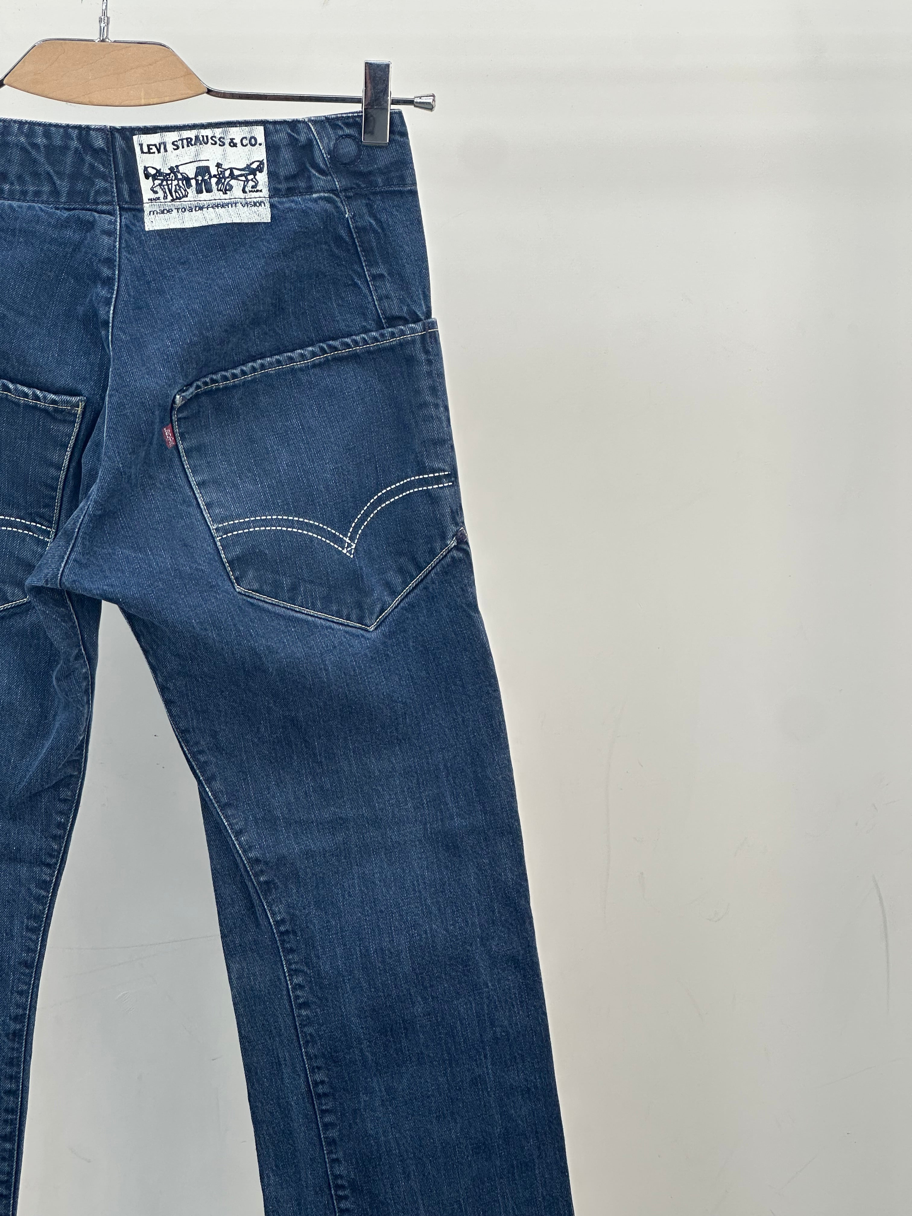 LEVI'S STANDARD FIT TAGLIA: 40 ITA = W26 L30