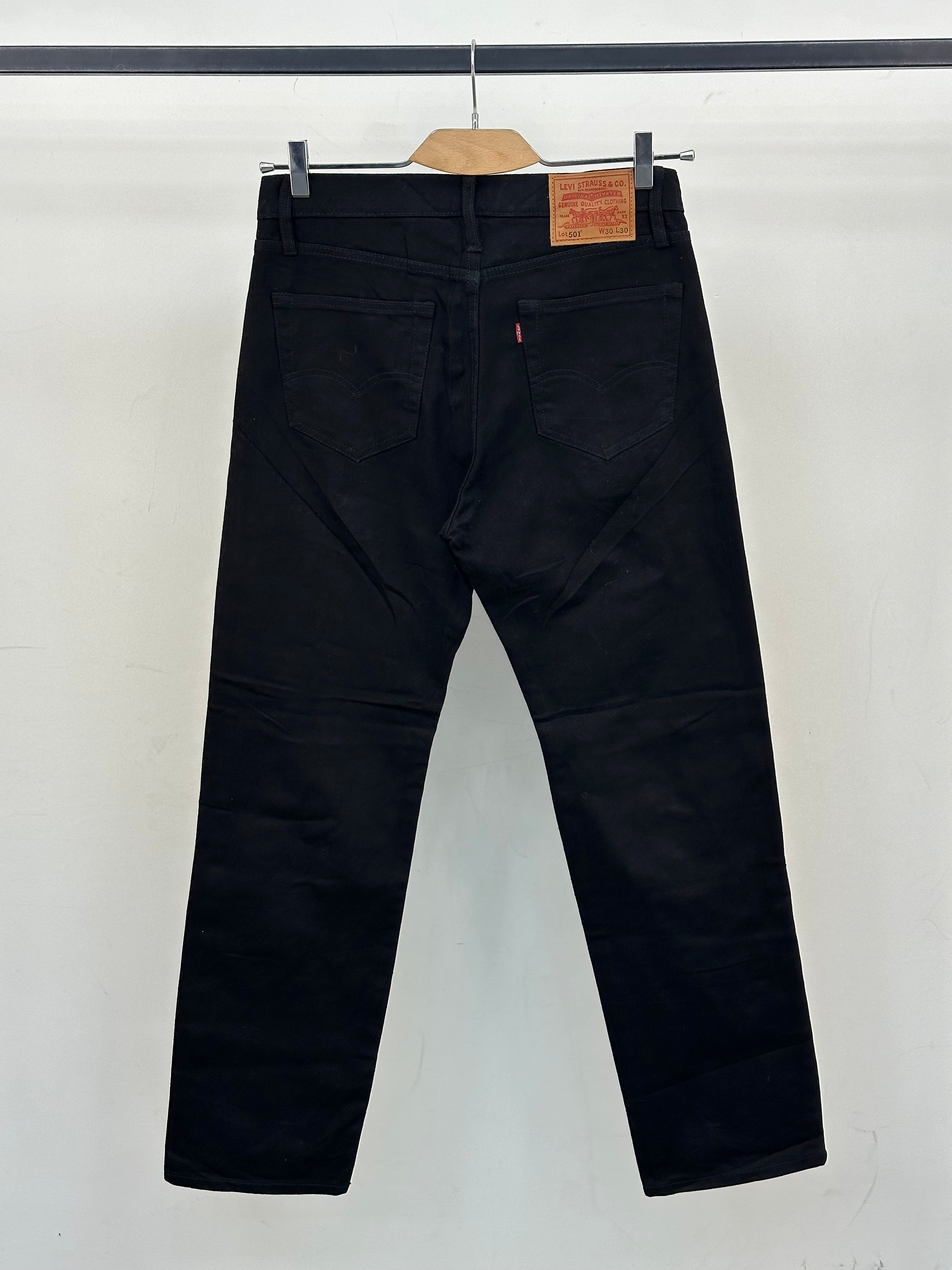 LEVI'S 501 REGUALR FIT: 44 ITA = W30 L30