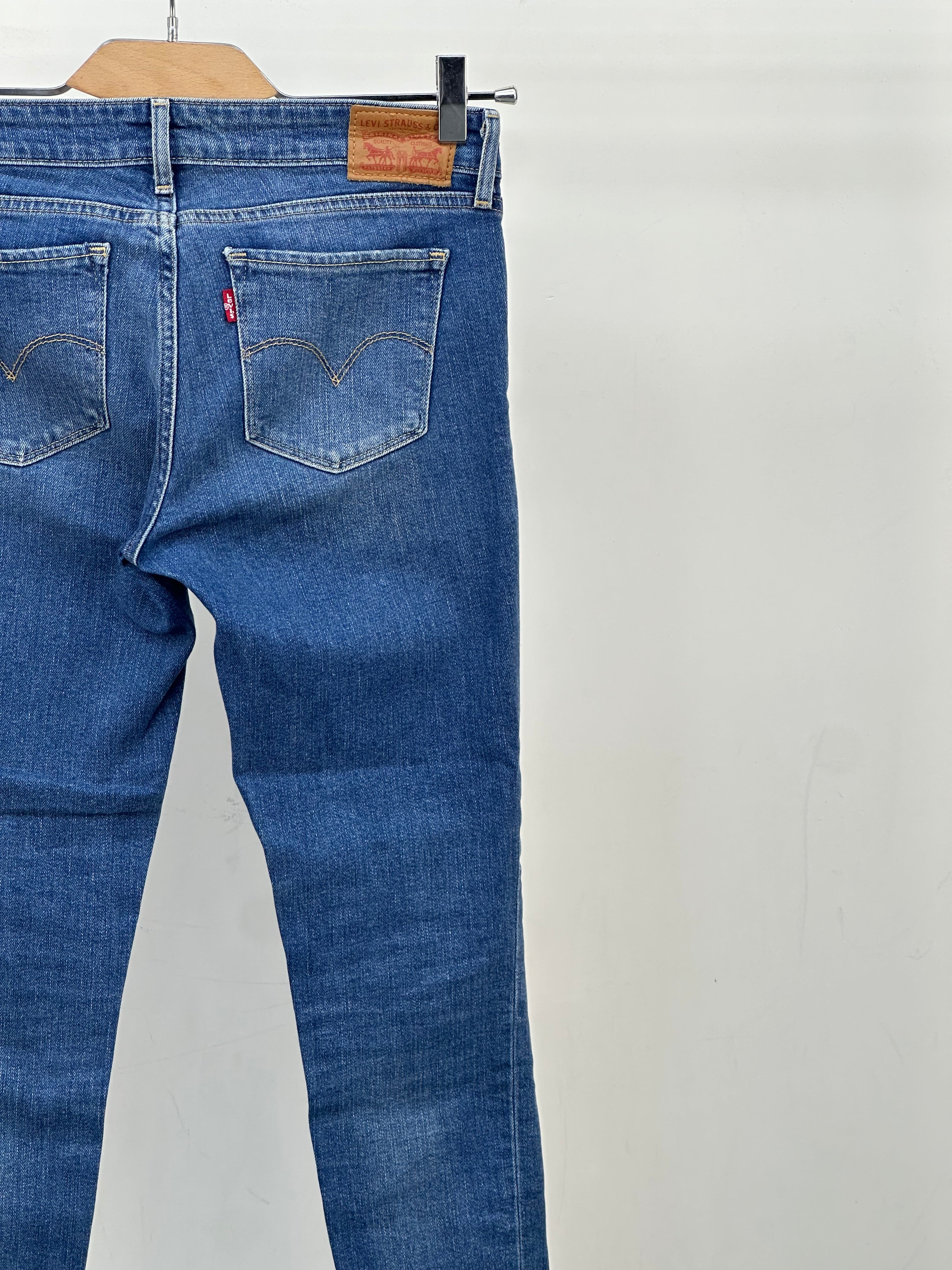 LEVI'S 711 SKINNY: 40 ITA = W26 L32