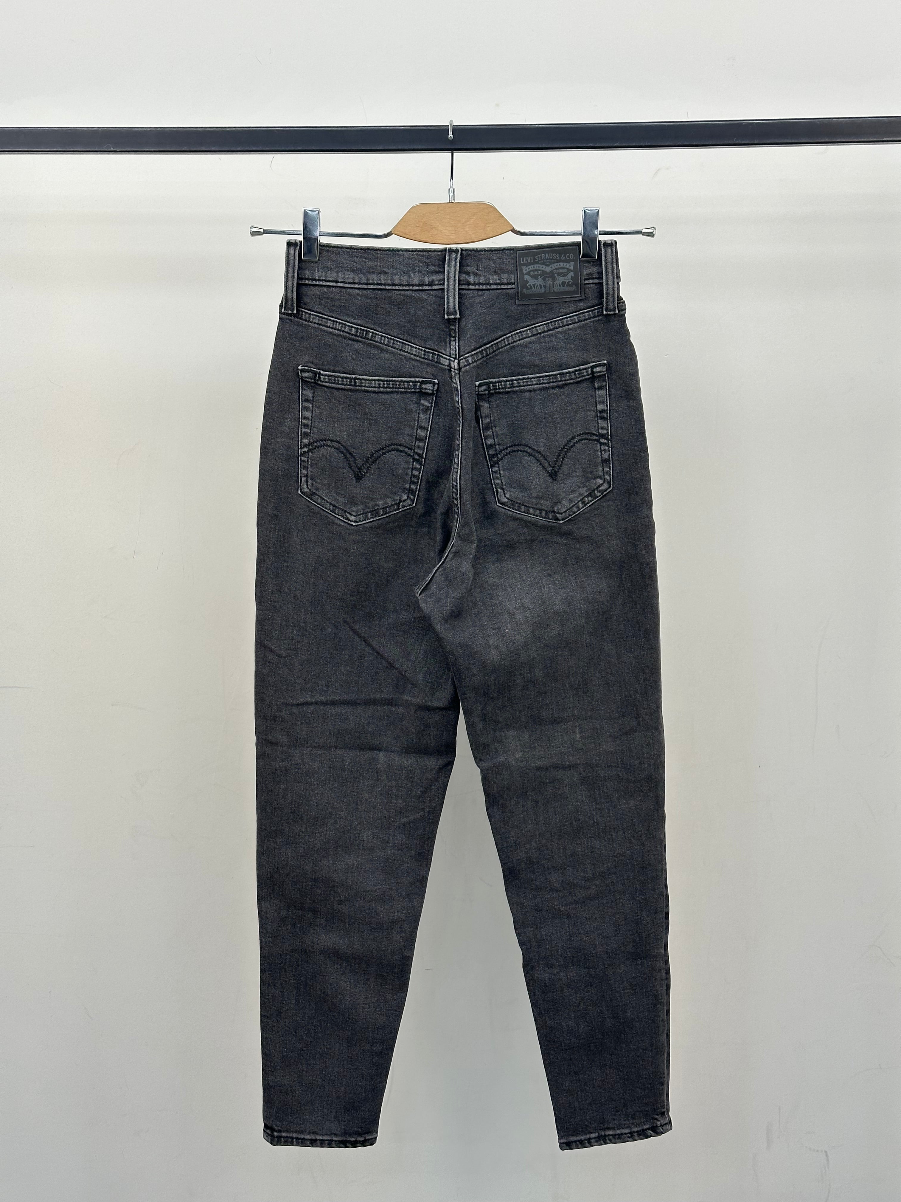 LEVI'S HIGH WAISTED TAPER : 40 ITA = W26 L27