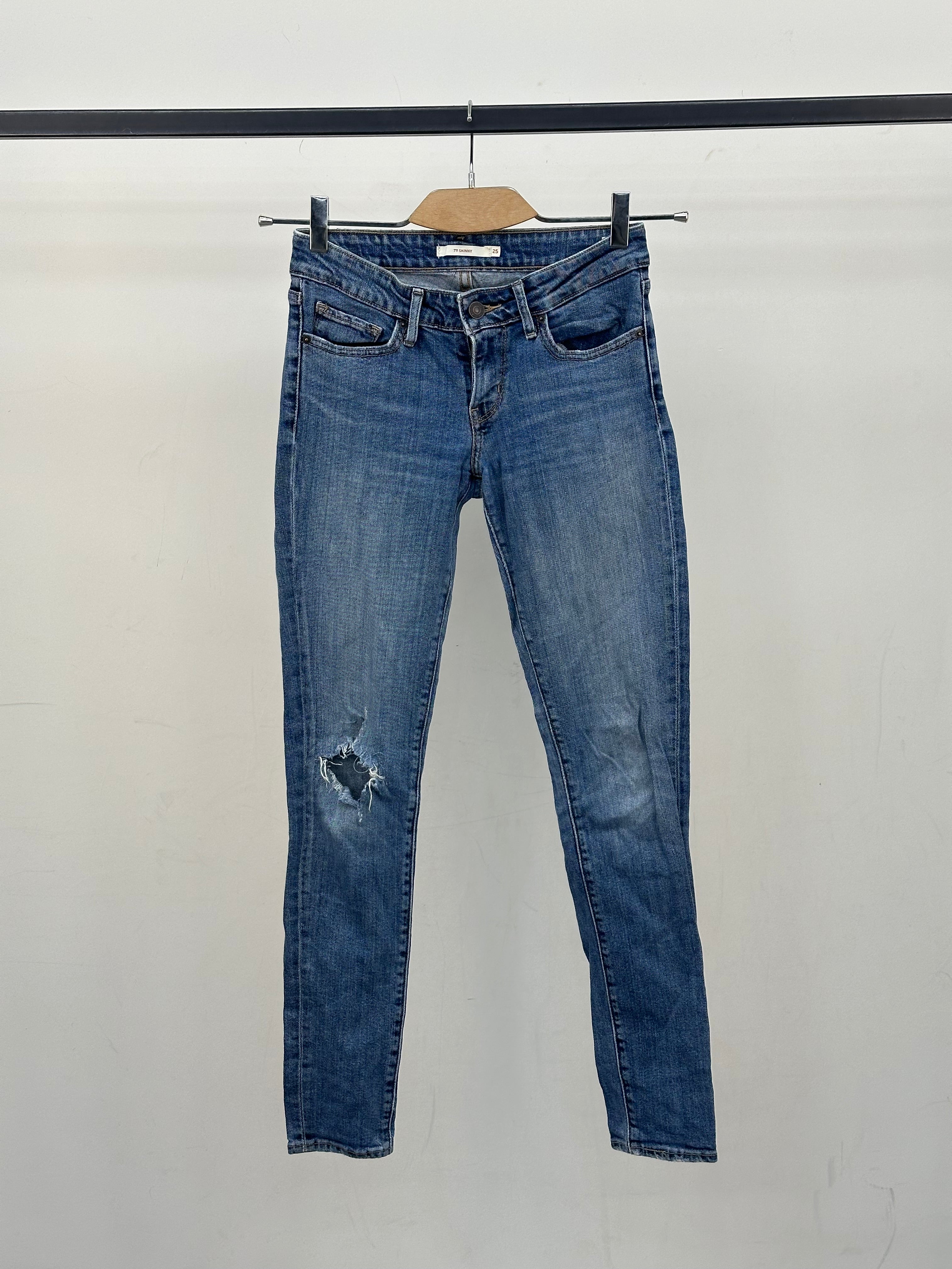 LEVI'S 711 SKINNY : 39 ITA = W25 L30