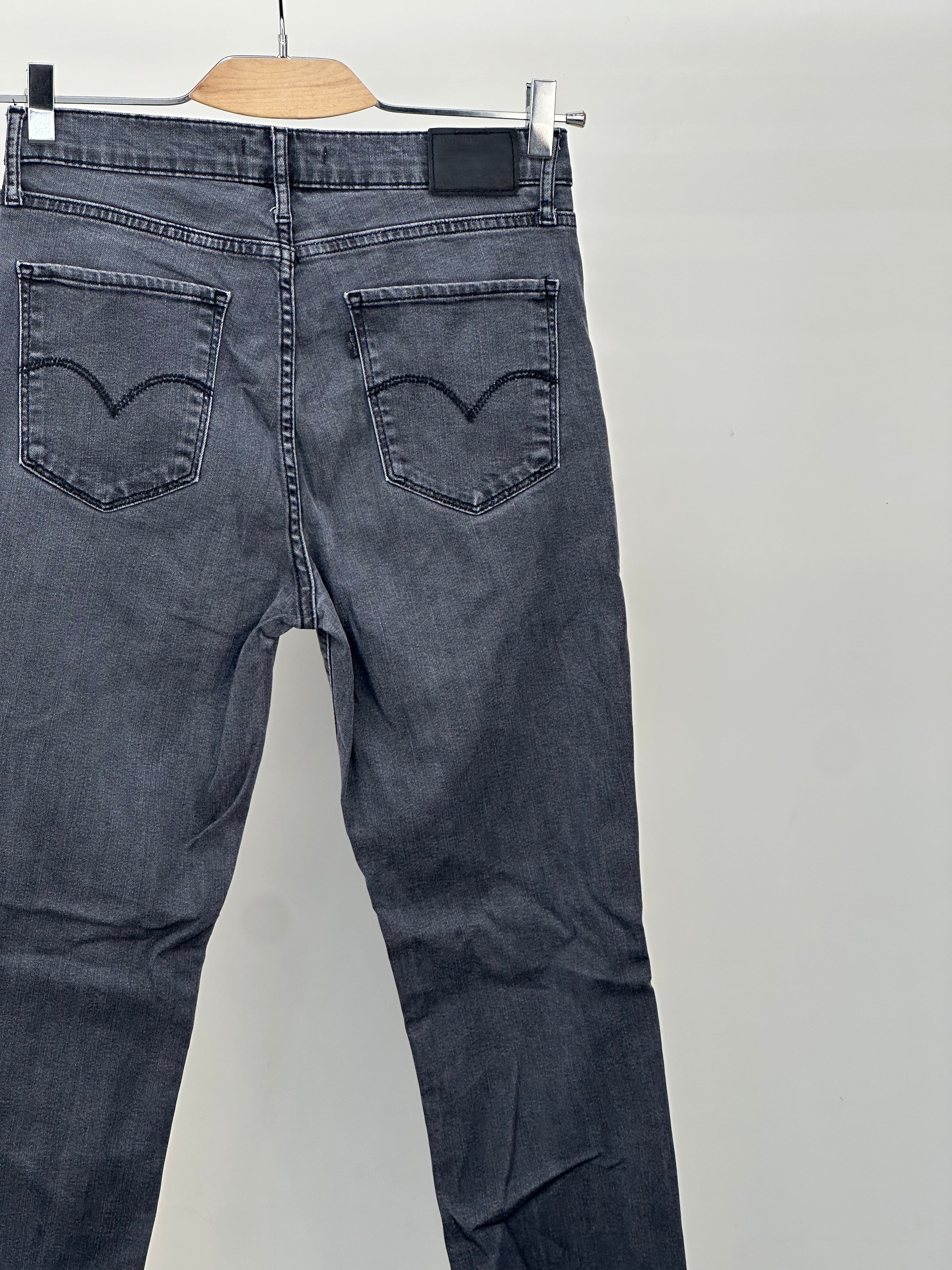 LEVI'S 724 HIGH RISE STRAIGHTTAGLIA: 44 ITA = W30 L32