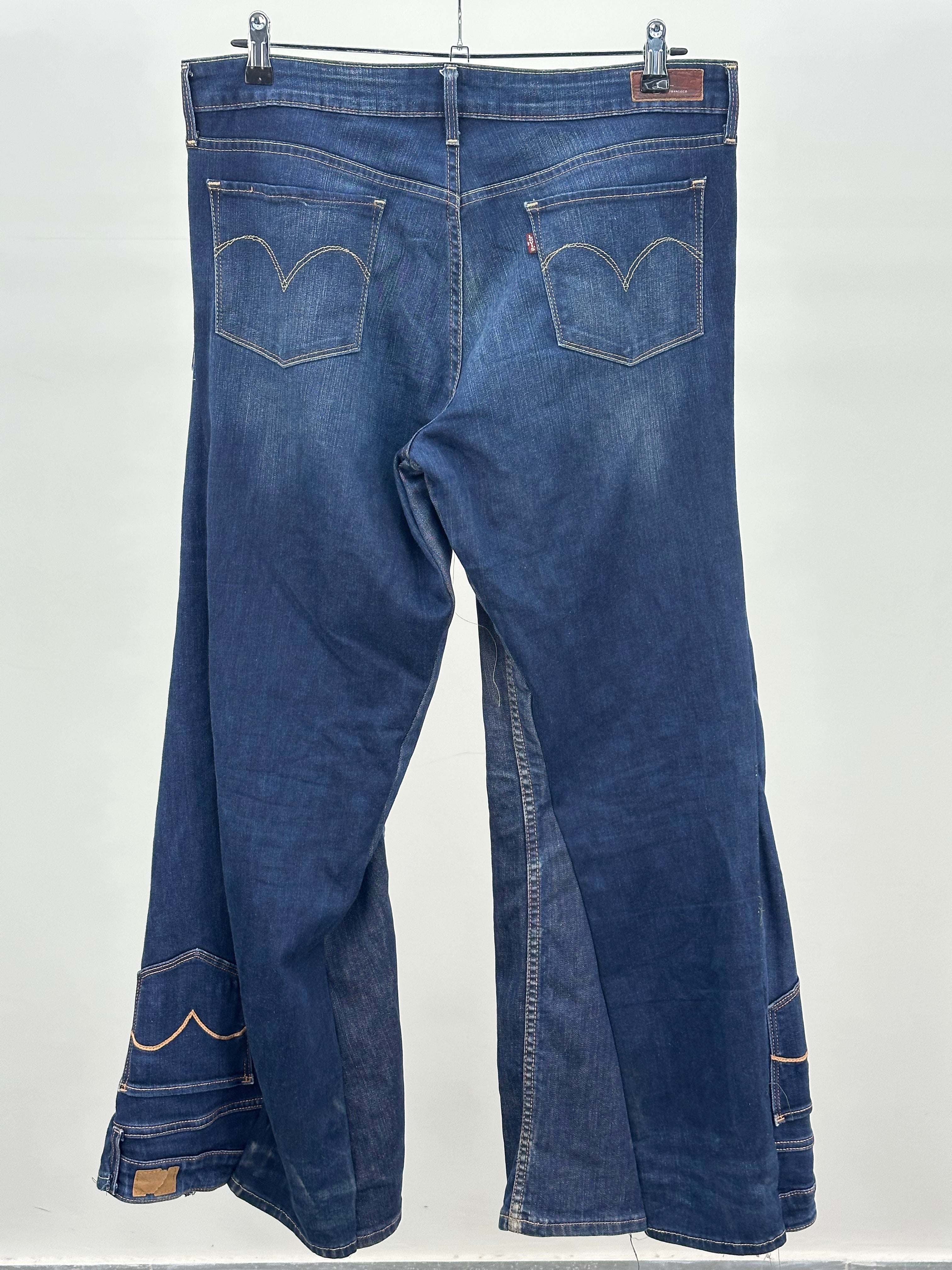 LEVI'S CUSTOM BOOTCUT W32