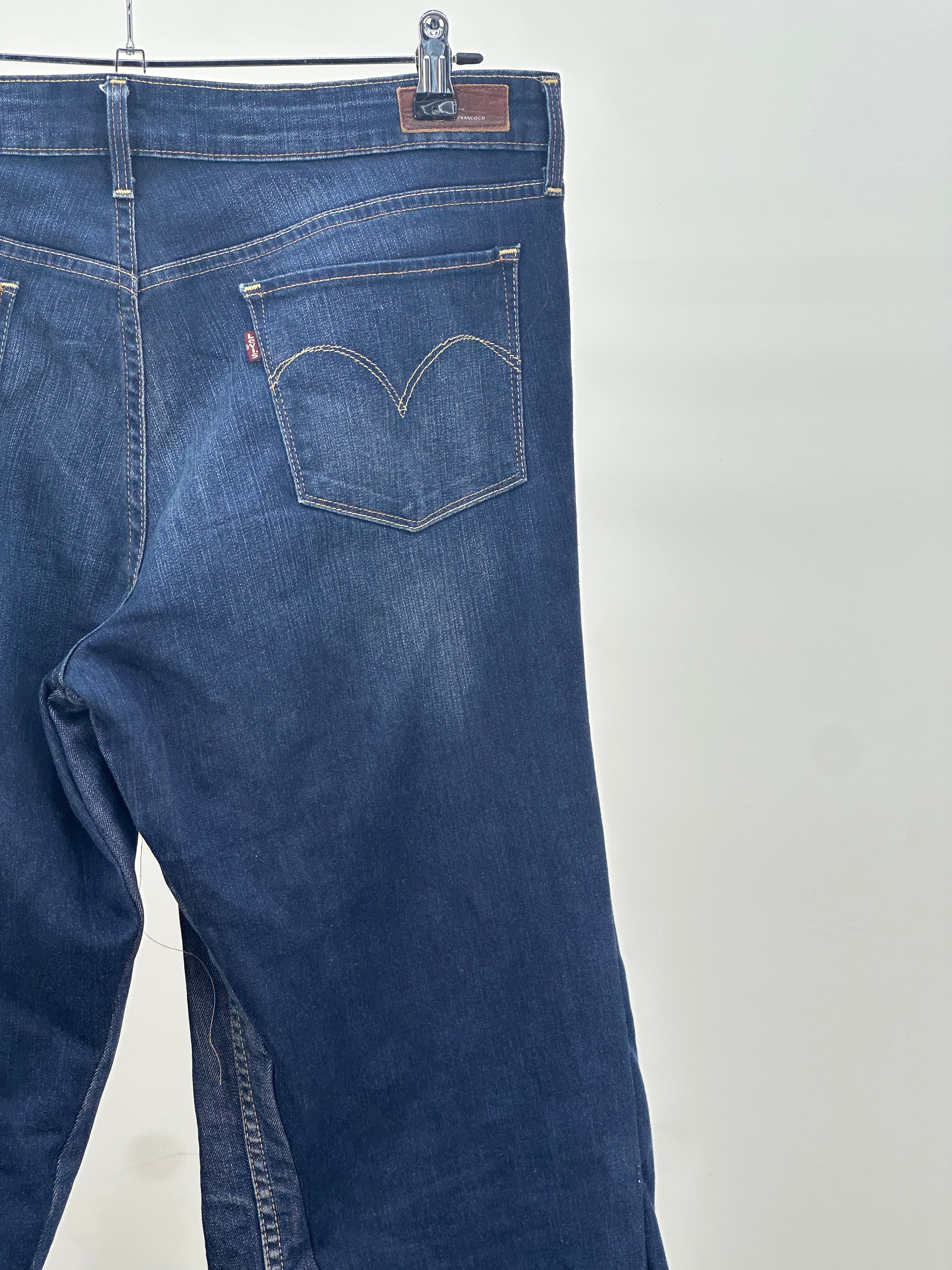 LEVI'S CUSTOM BOOTCUT W32