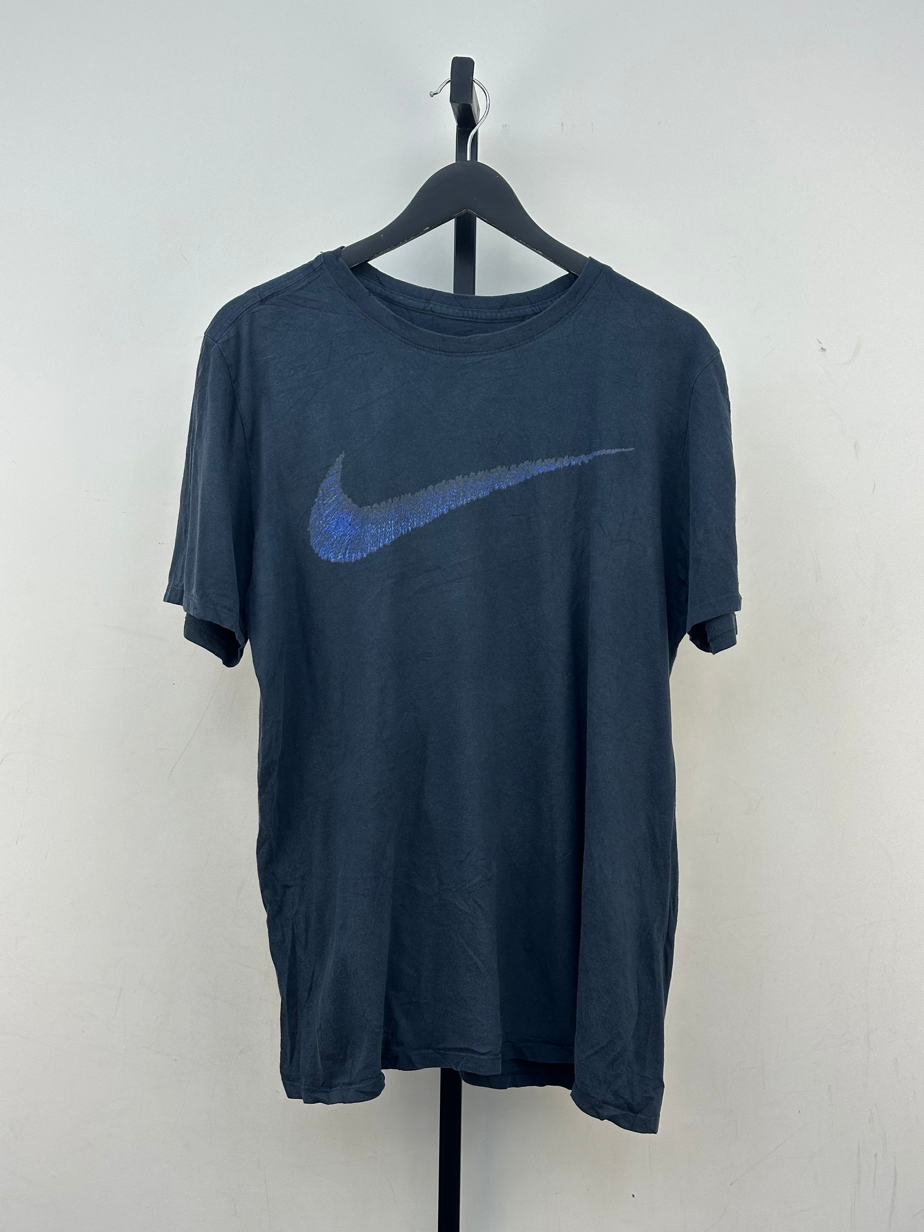 T-SHIRT NIKE TAGLIA: L