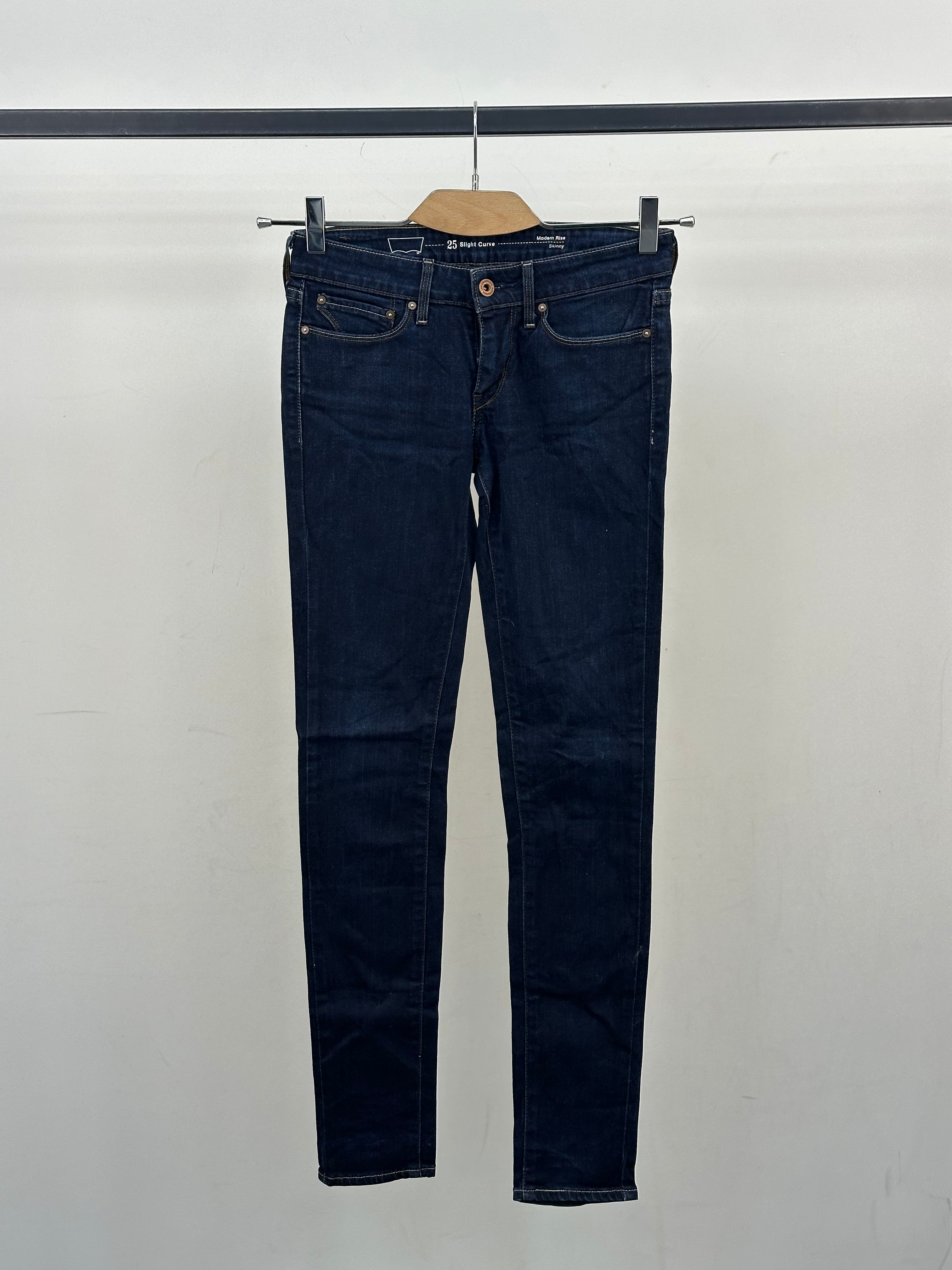 LEVI'S MODERN RISE SKINNY: 39 ITA = W25 L32