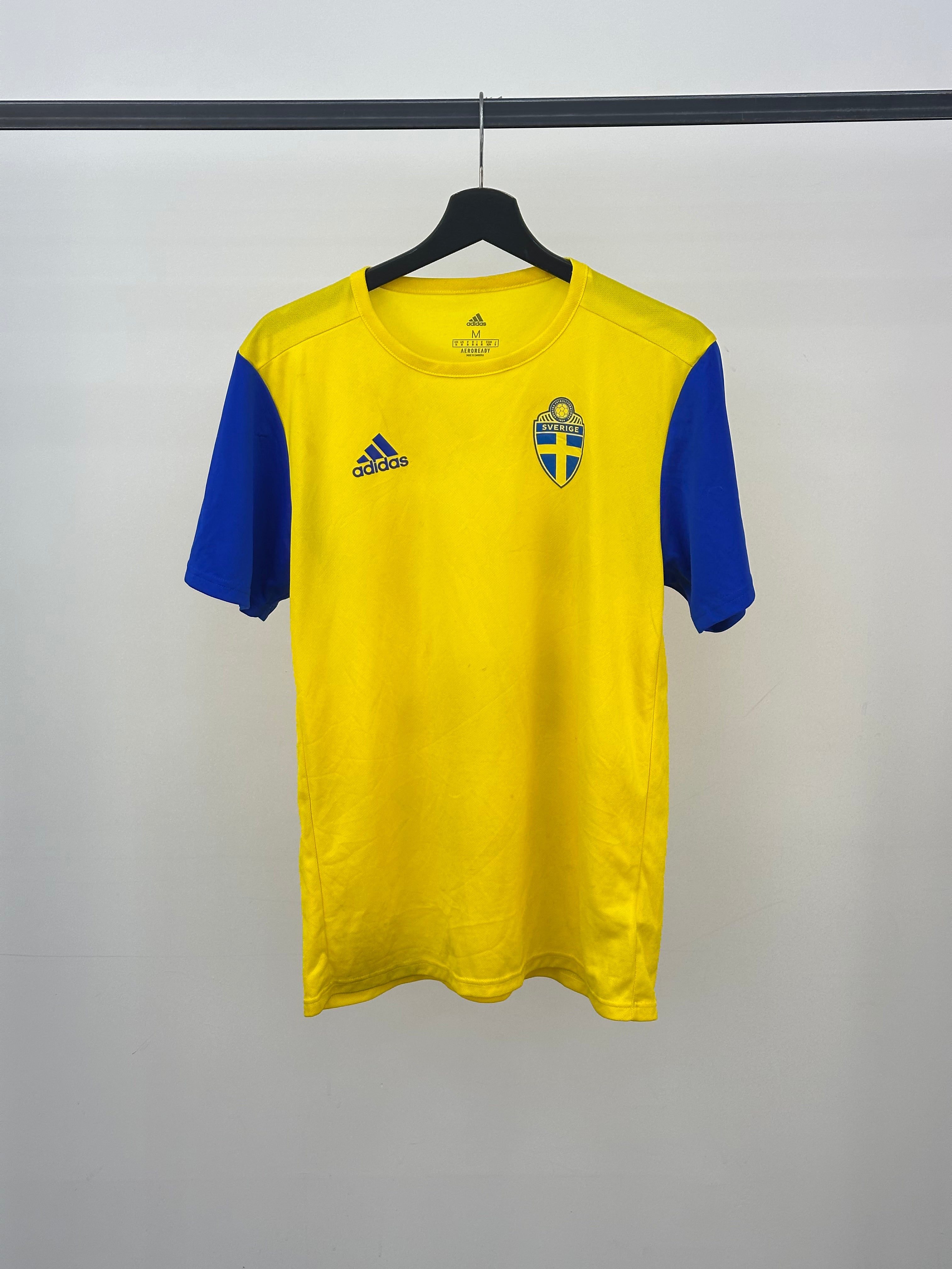 T-SHIRT SVEZIA TAGLIA: M