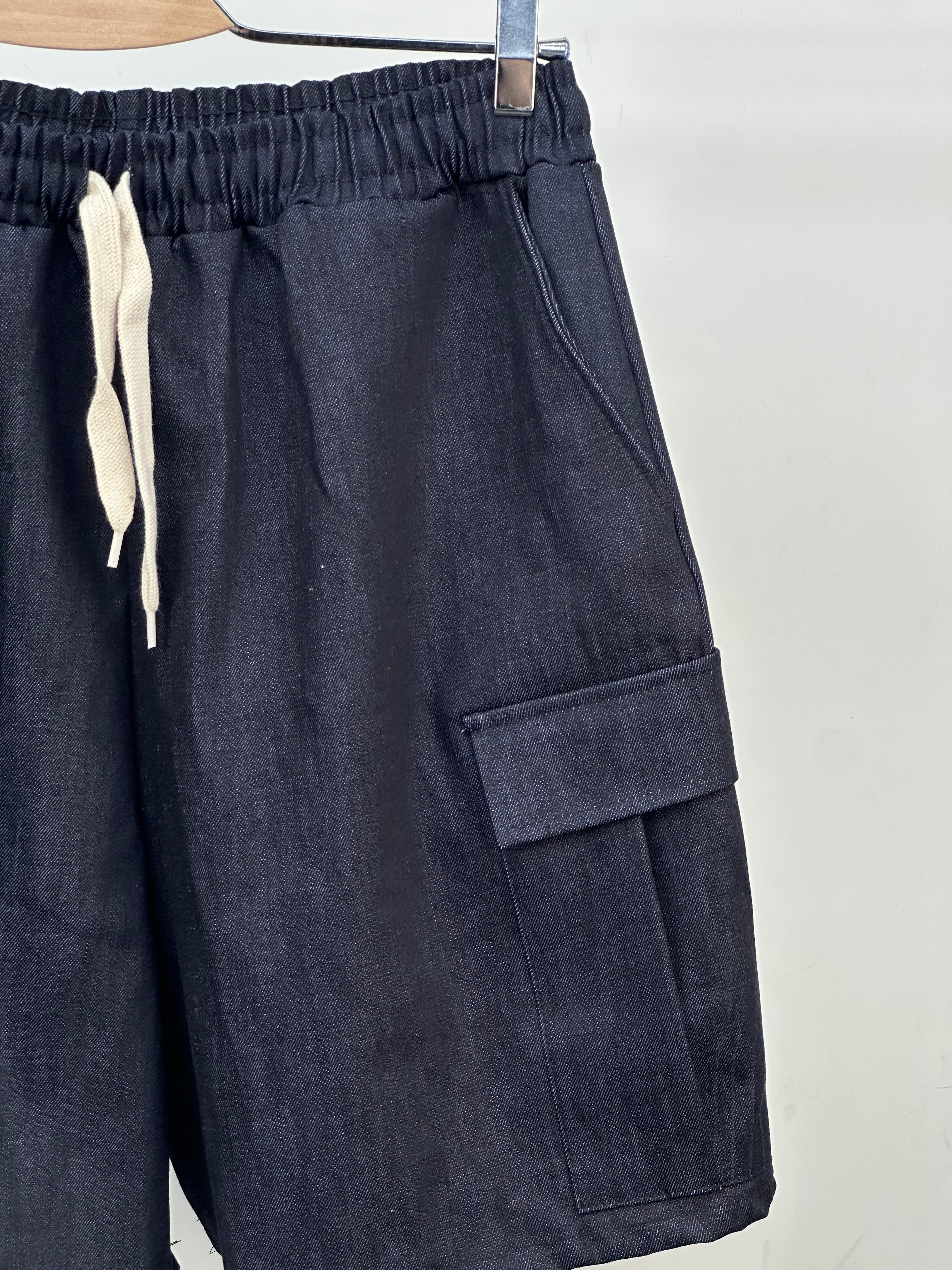 CARGO IN RAW DENIM