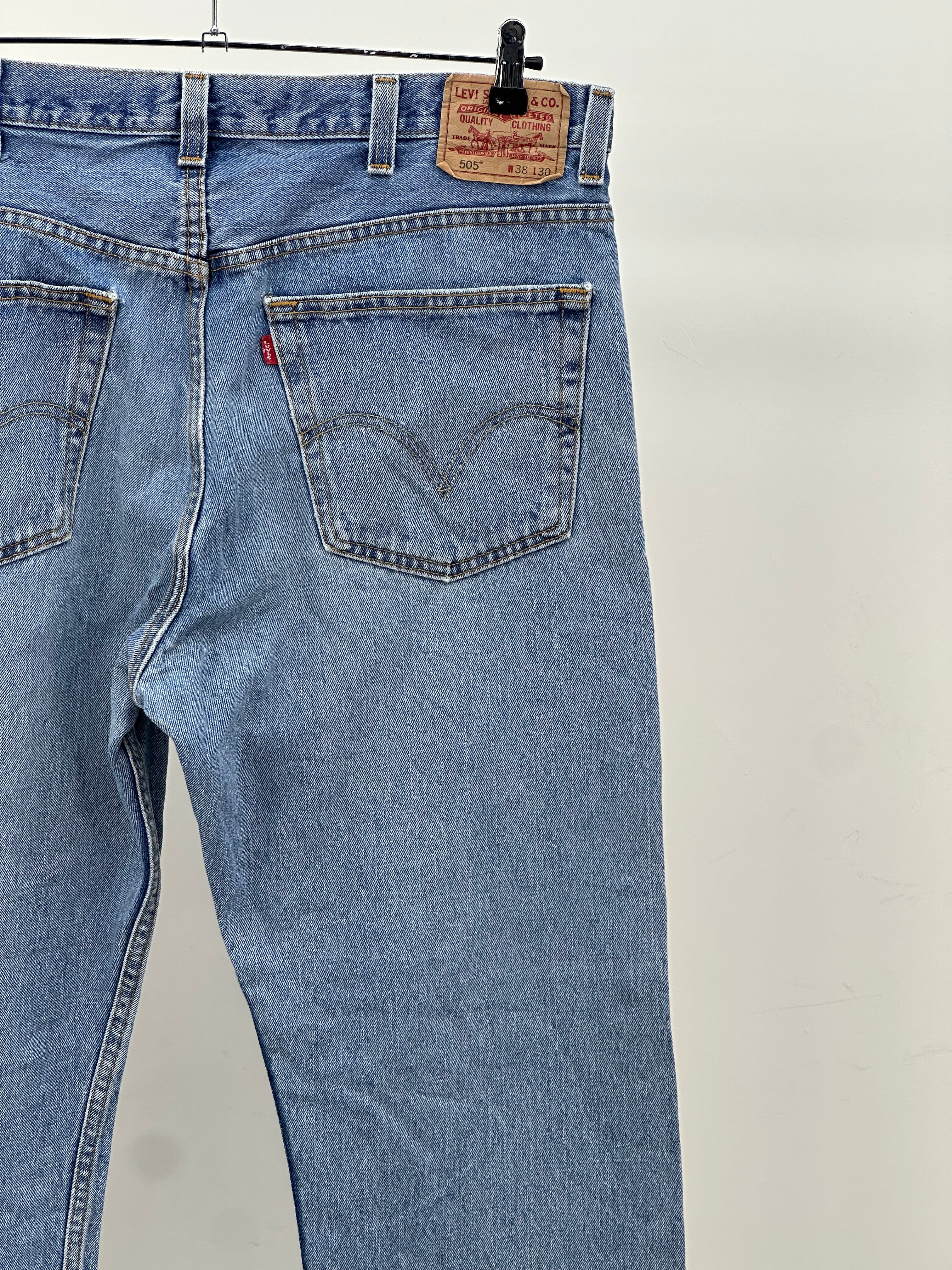 LEVI'S REGULAR FIT W38 L30