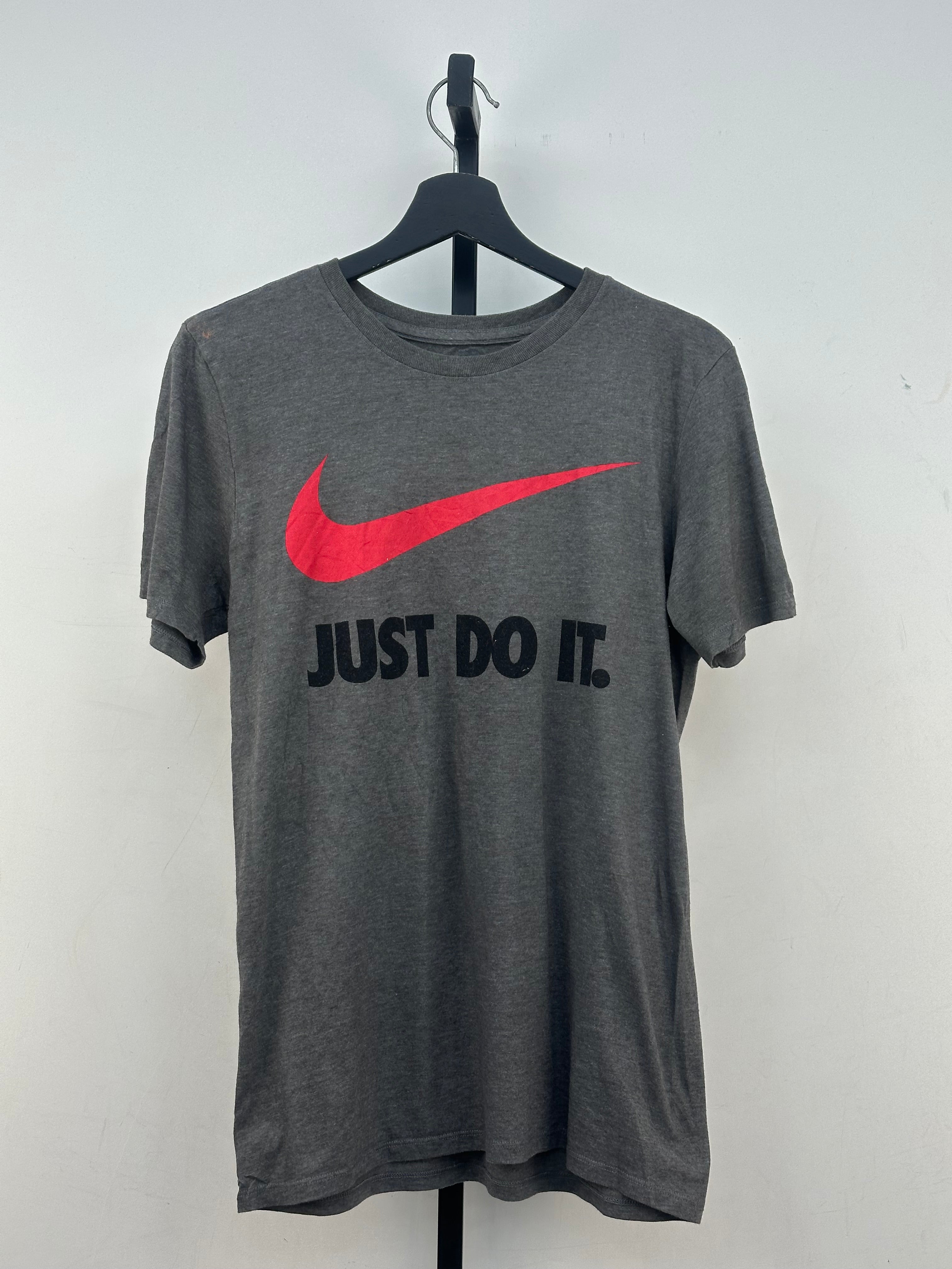 T-SHIRT NIKE TAGLIA: S
