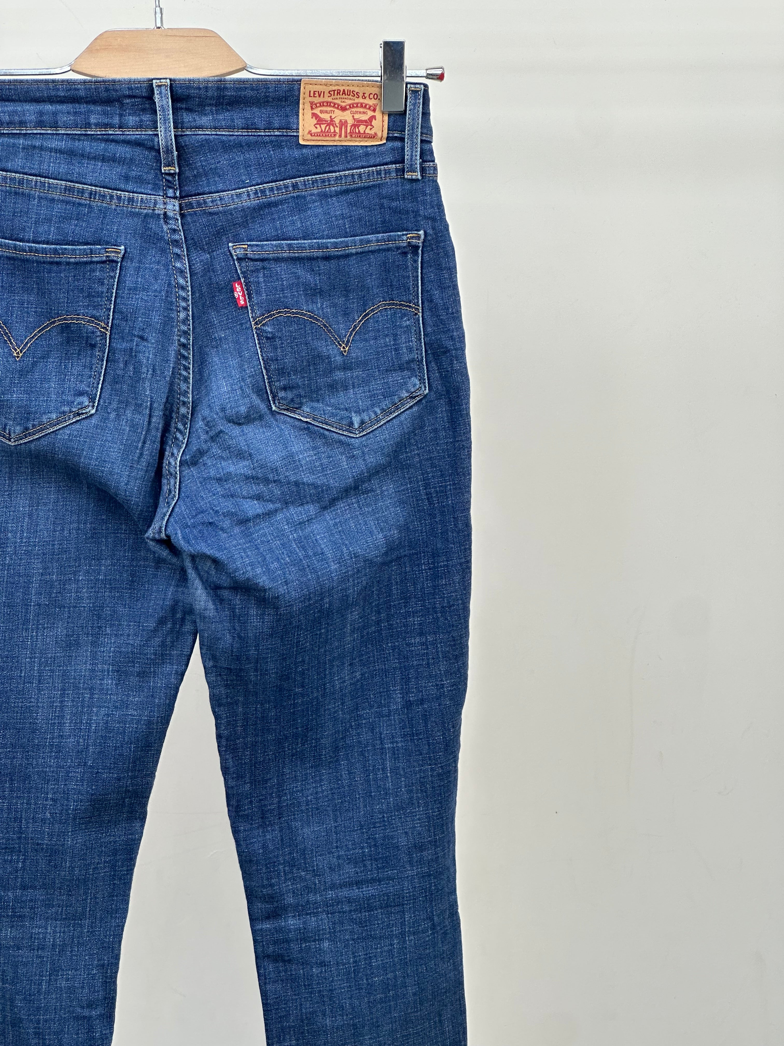 LEVI'S 721 HIGH RISE SKINNY FIT: 42 ITA = W28