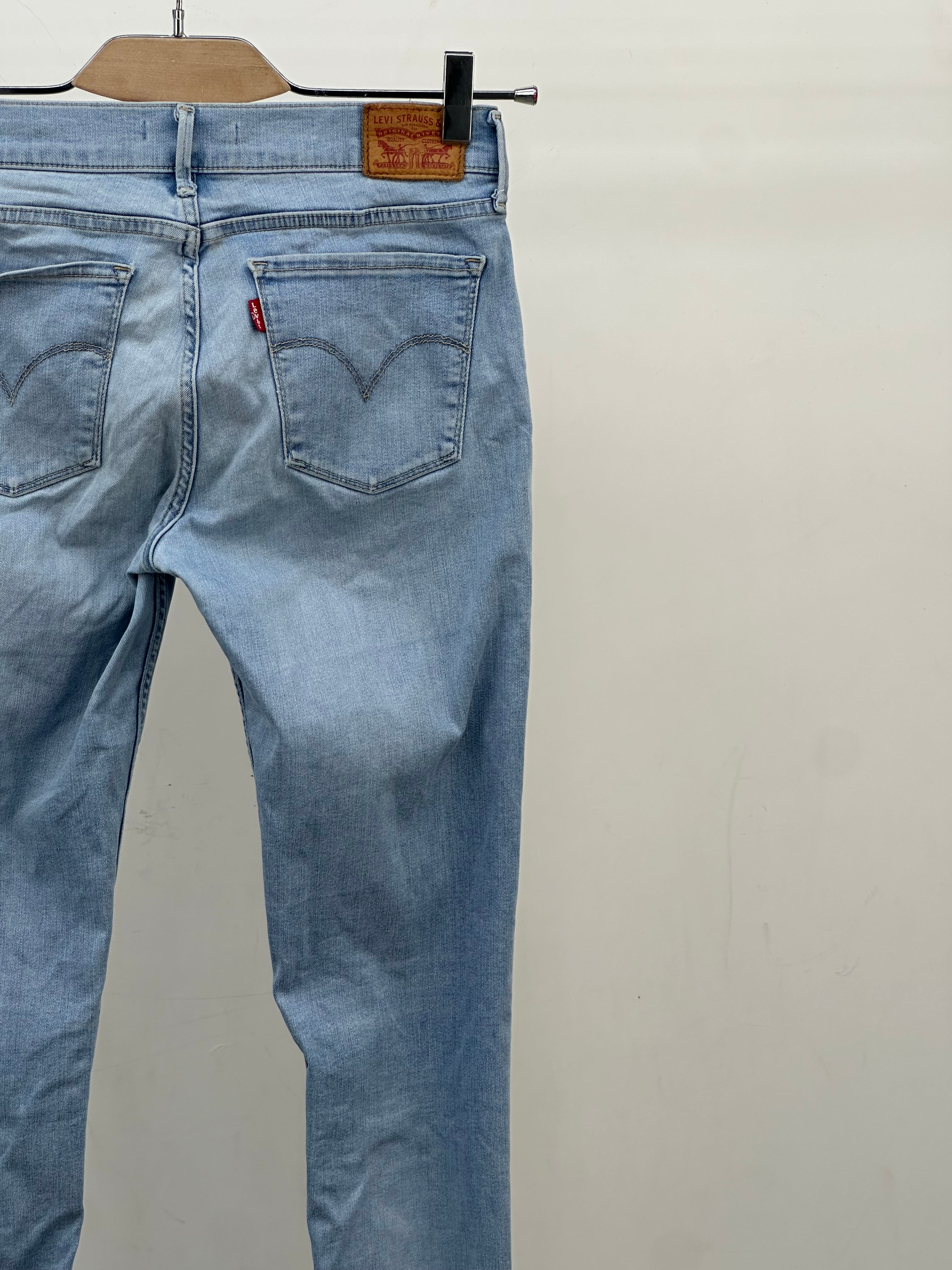 LEVI'S 711 SUPER SKINNY: 42 ITA = W28 L32