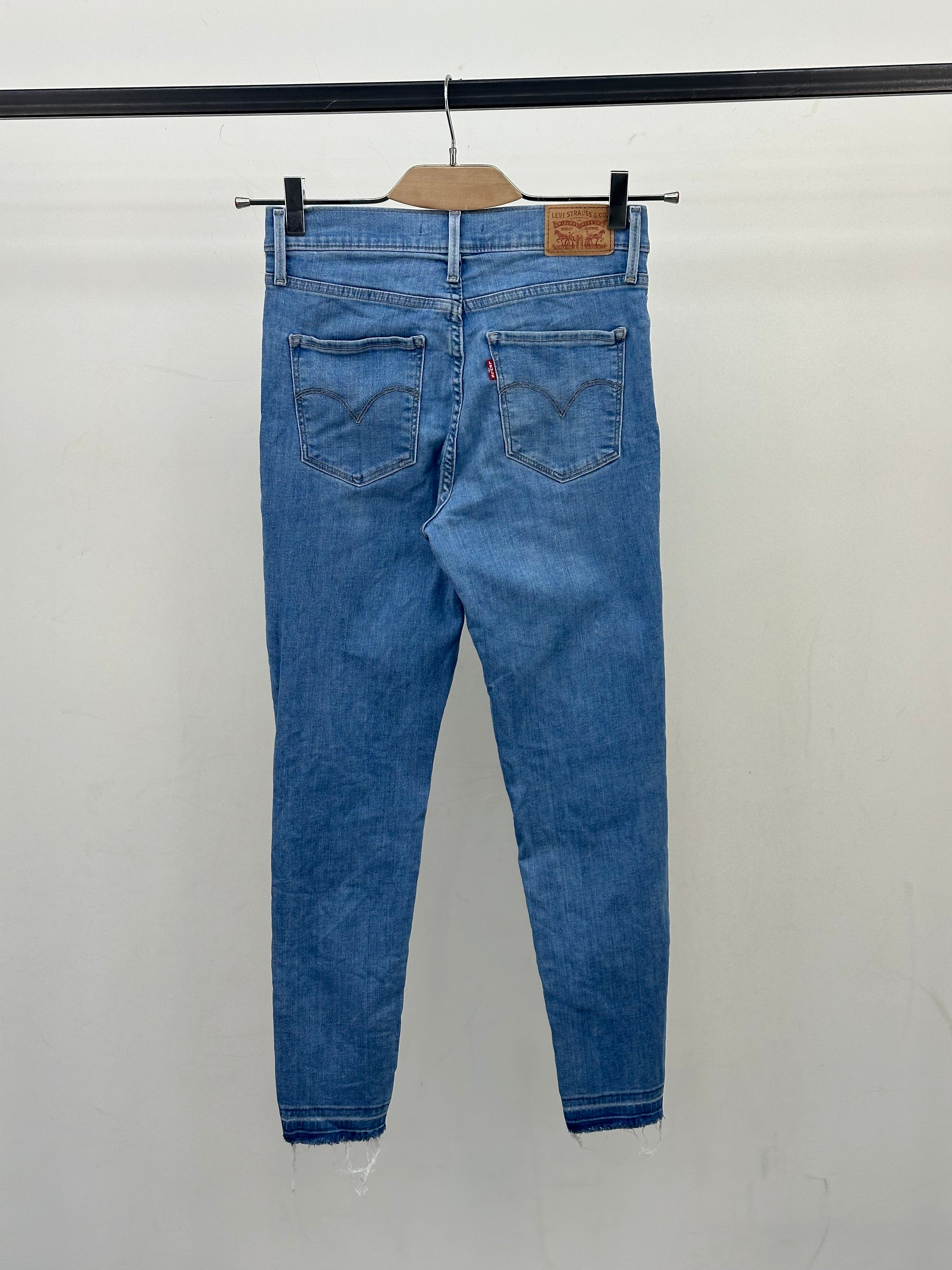LEVI'S 720 HIGH RISE SUPER SKINNY FIT: 41 ITA = W27 L28