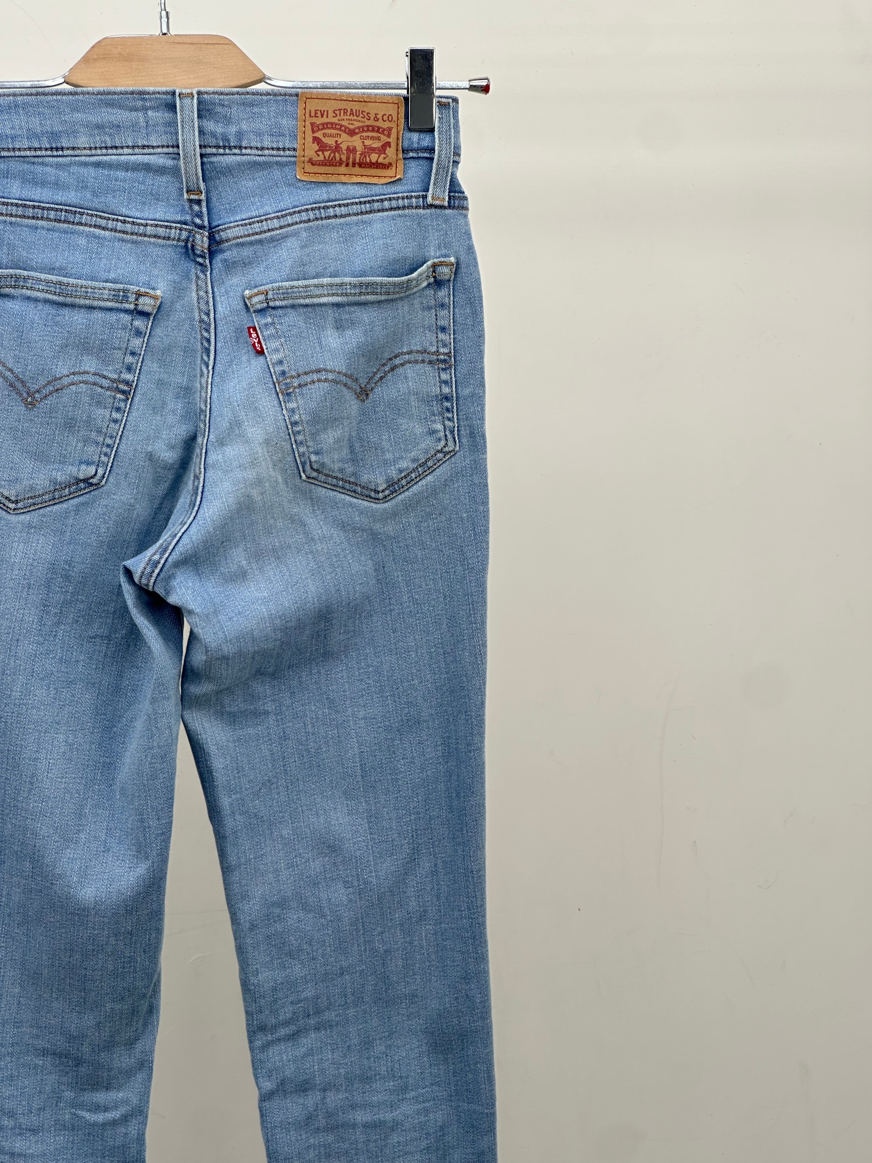 LEVI'S 724 HIGH RISE STRAIGHT FIT: 40 ITA = W26 L30
