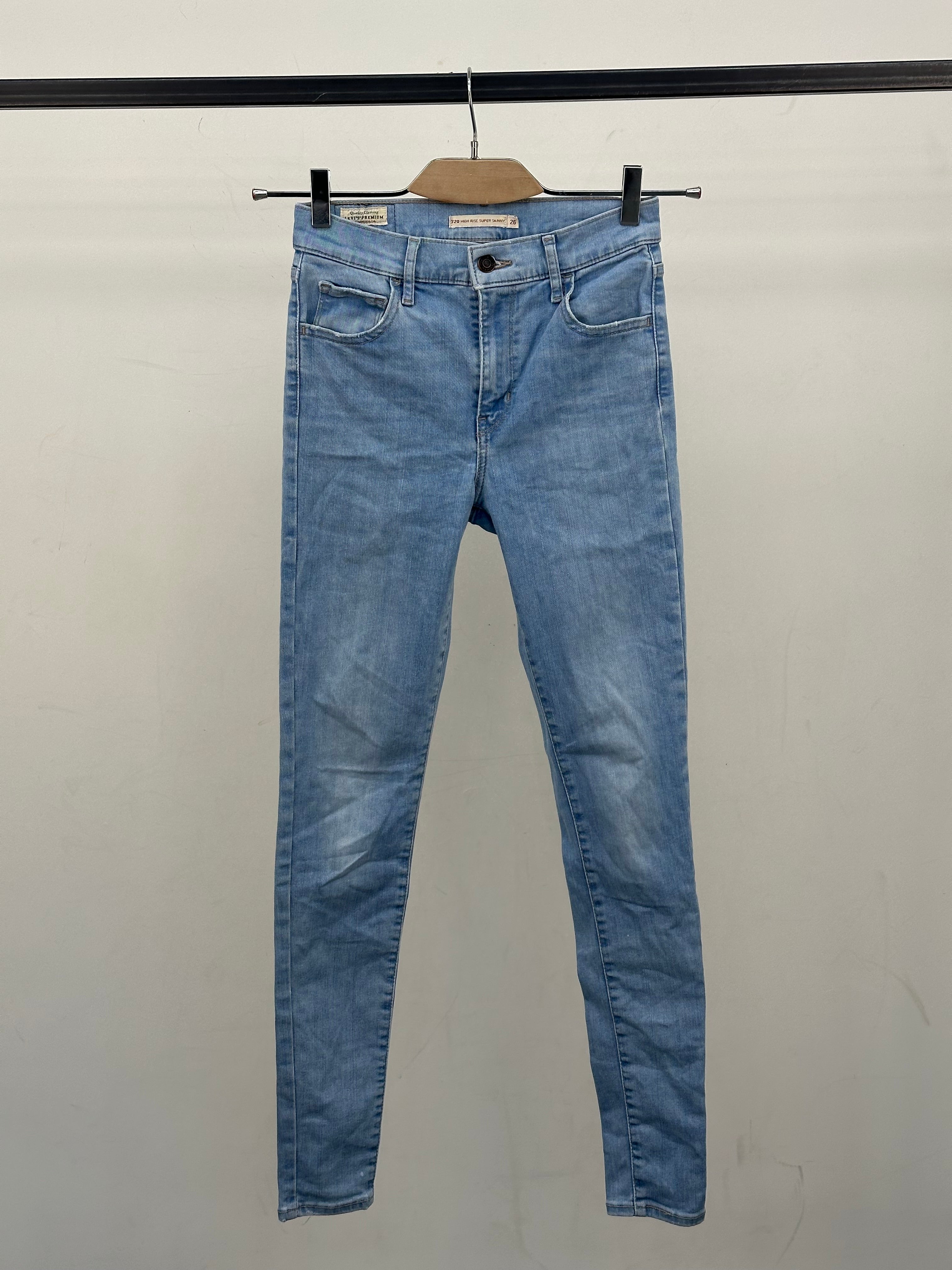 LEVI'S 720 HIGH RISE SUPER SKINNY FIT: 40 ITA = W26 L30