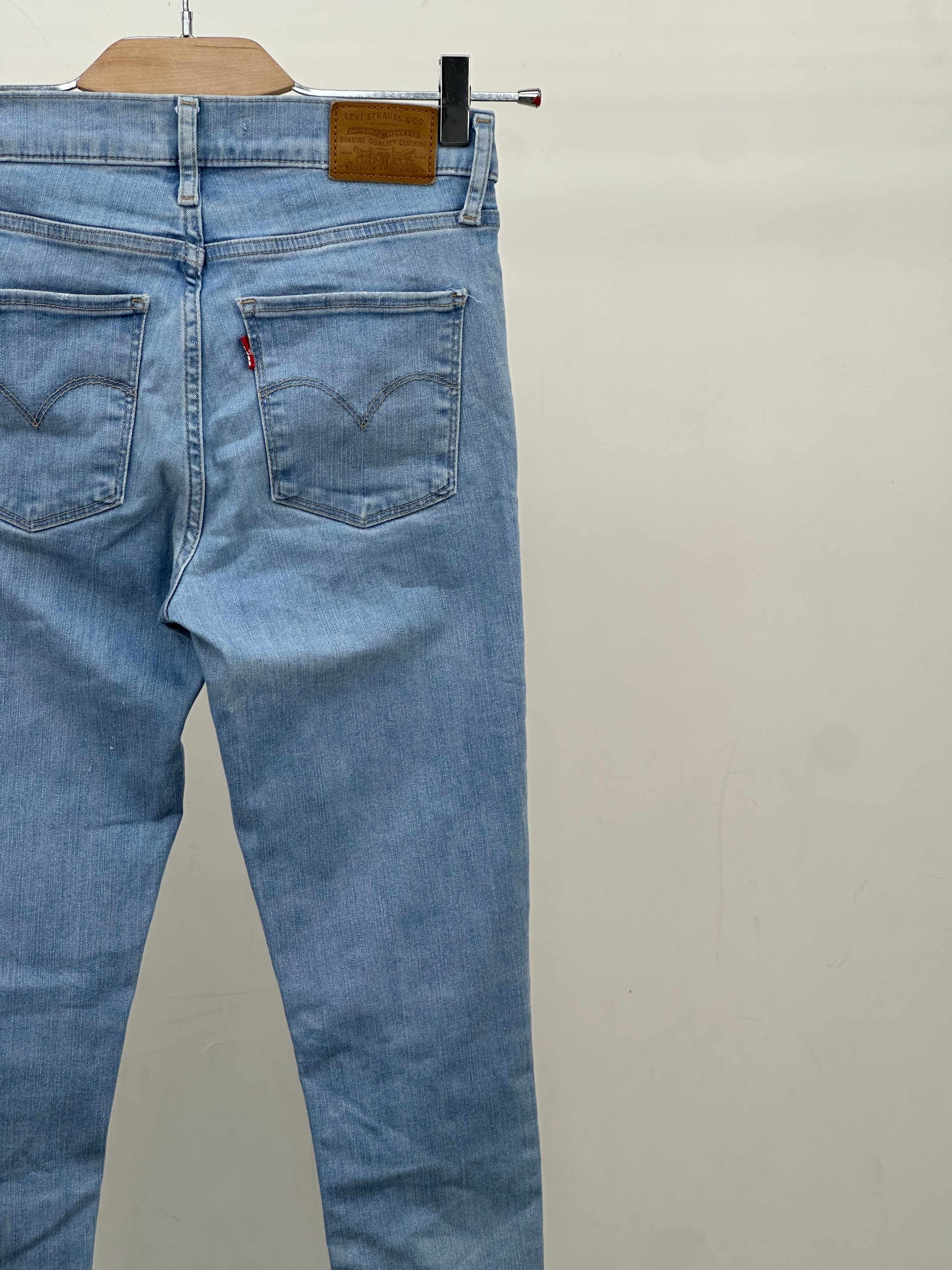 LEVI'S 720 HIGH RISE SUPER SKINNY FIT: 40 ITA = W26 L30