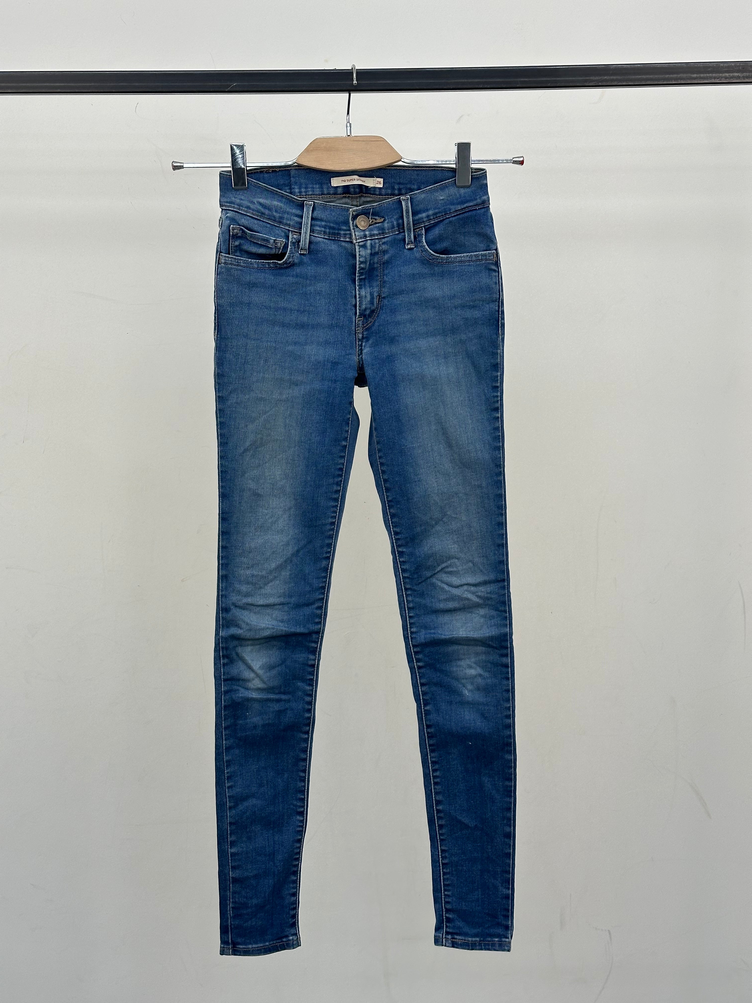 LEVI'S 710 SUPER SKINNY SLIM FIT: 40 ITA = W26 L32