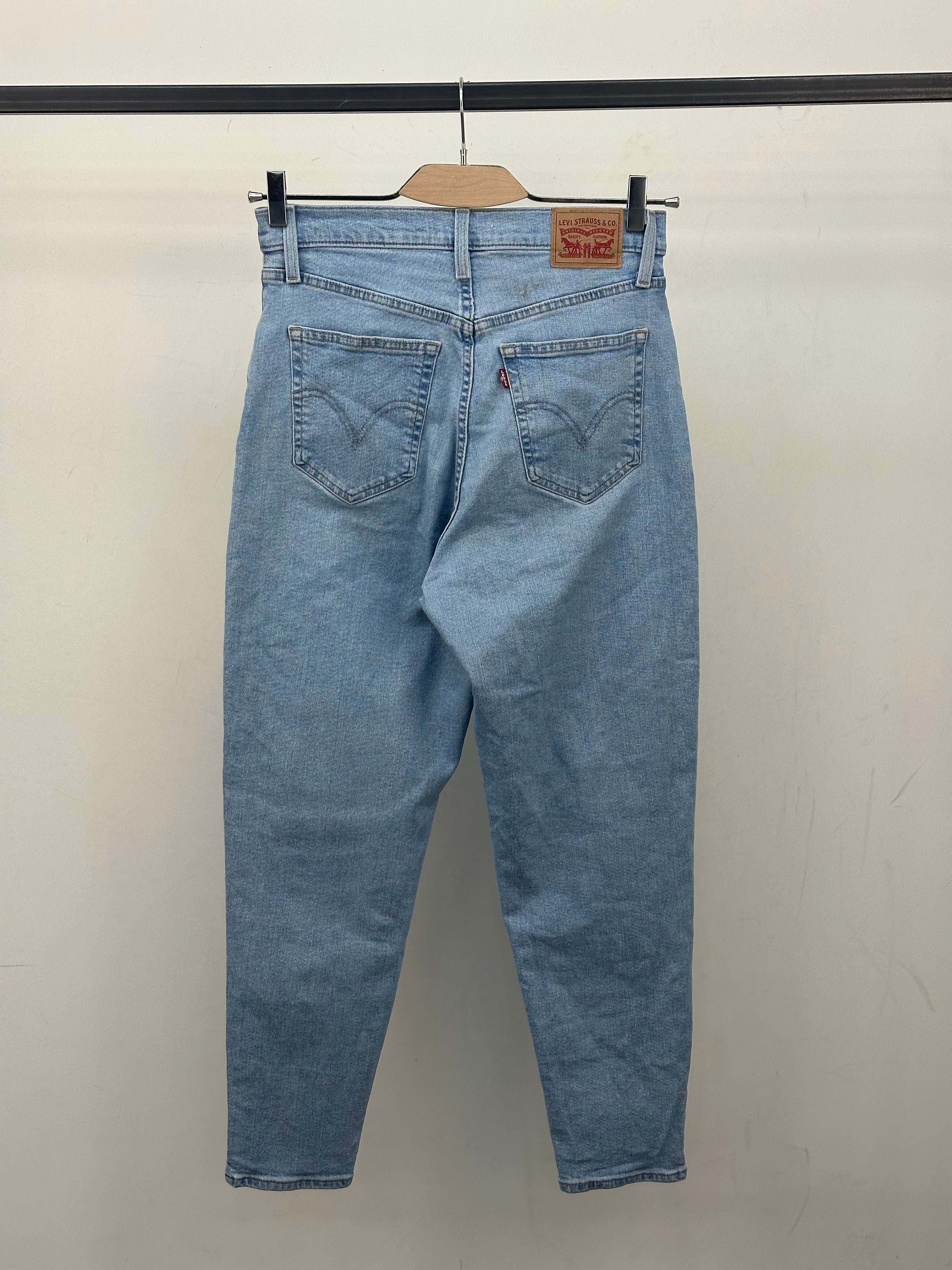 LEVI'S HIGH WAISTED MOM JEAN TAGLIA: 44 ITA = W30 L29