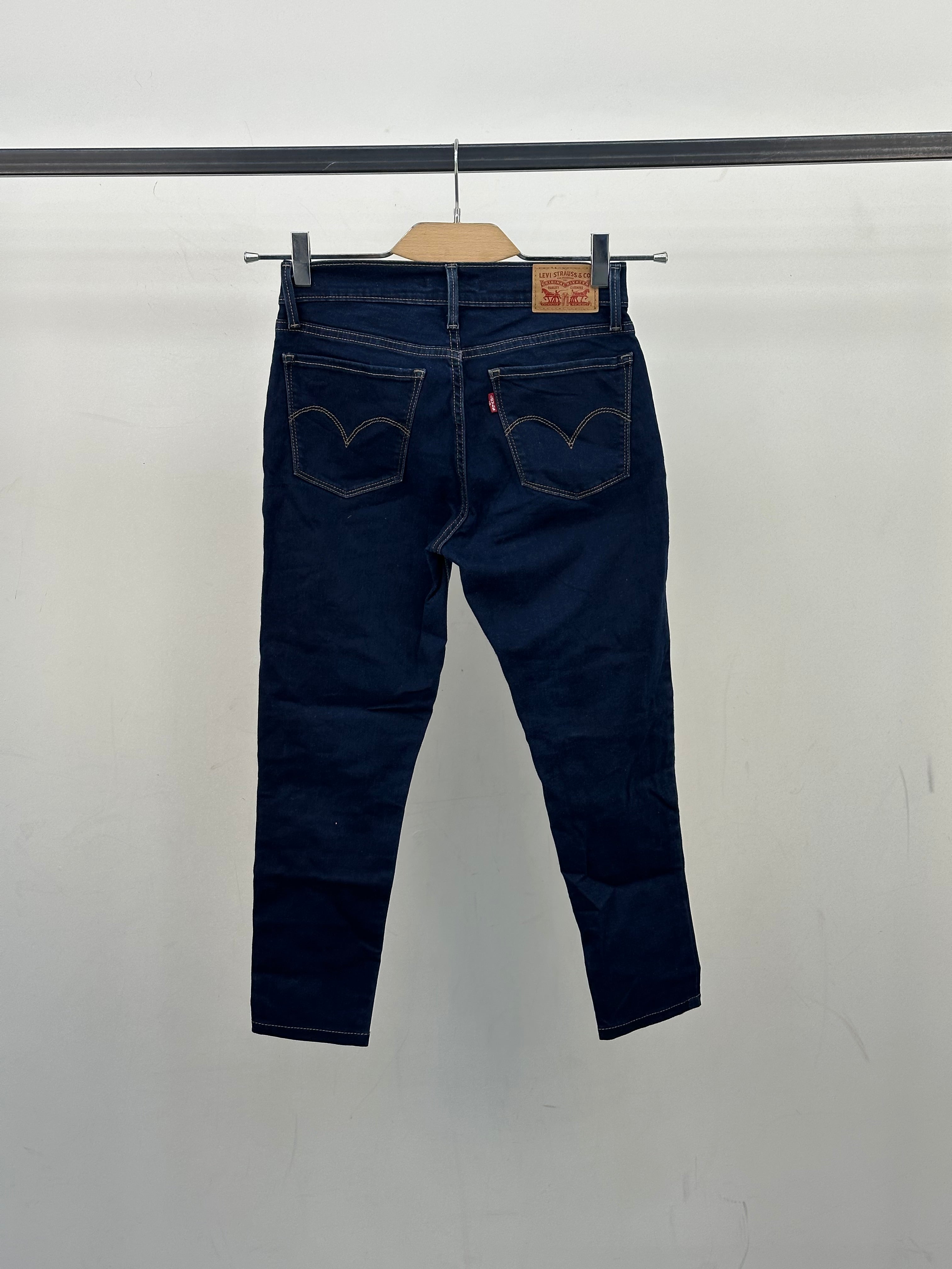 LEVI'S 710 SUPER SKINNY FIT: 42 ITA = W28 L32