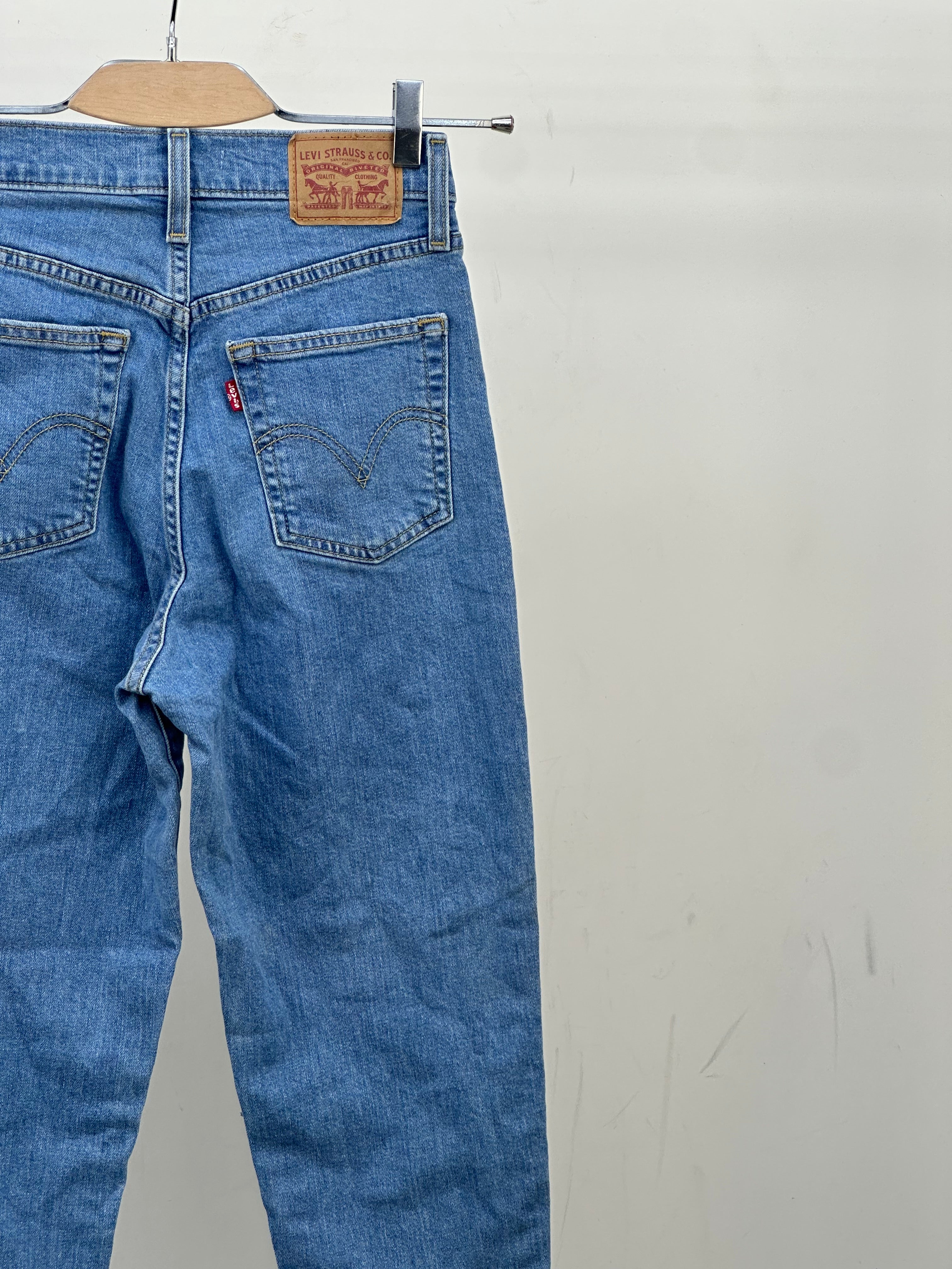 LEVI'S HIGH WAISTED TAPER FIT TAGLIA: 39 ITA = W25 L27