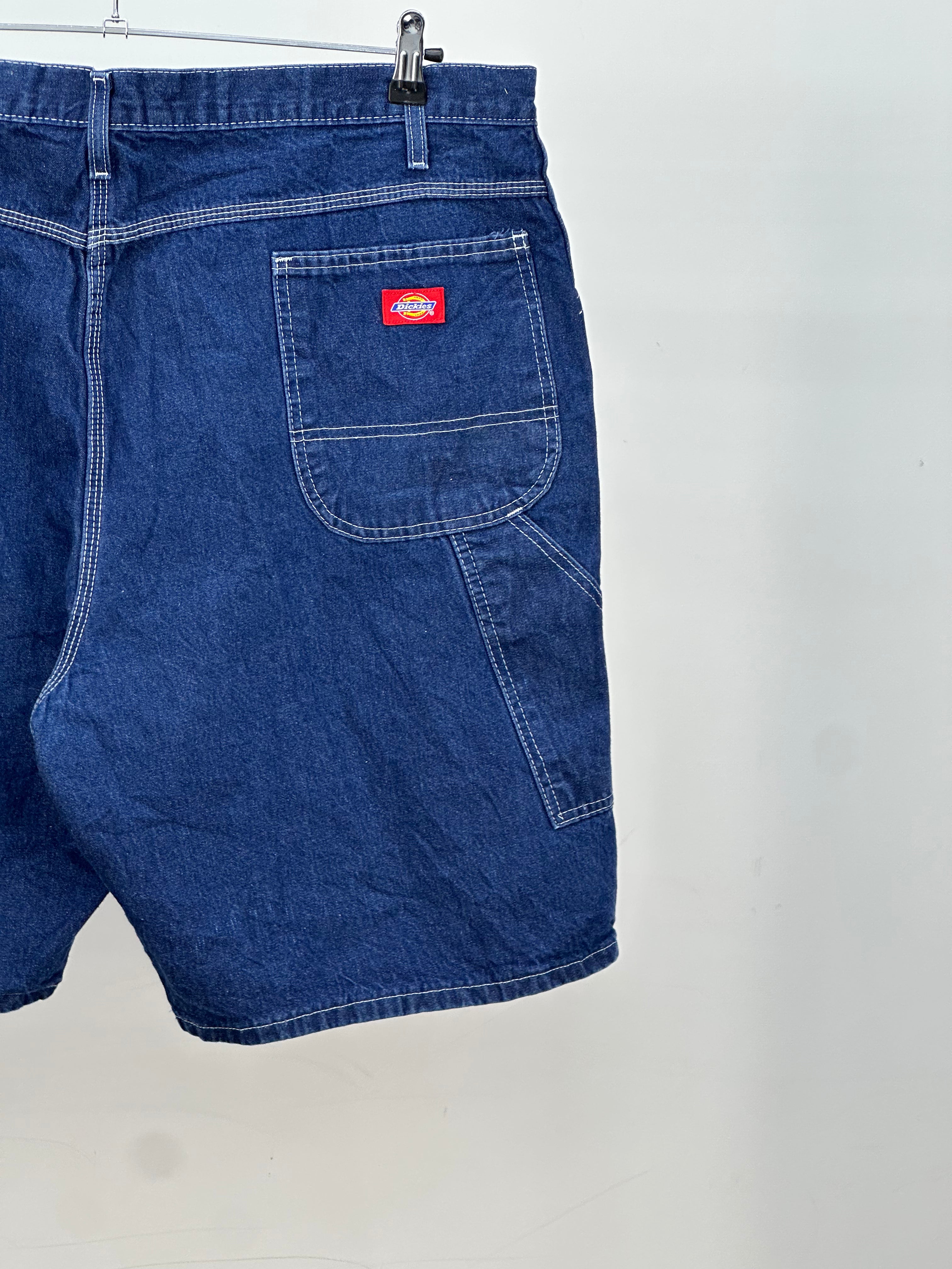 BERMUDA DICKIES SIZE: 56 ITA = W42