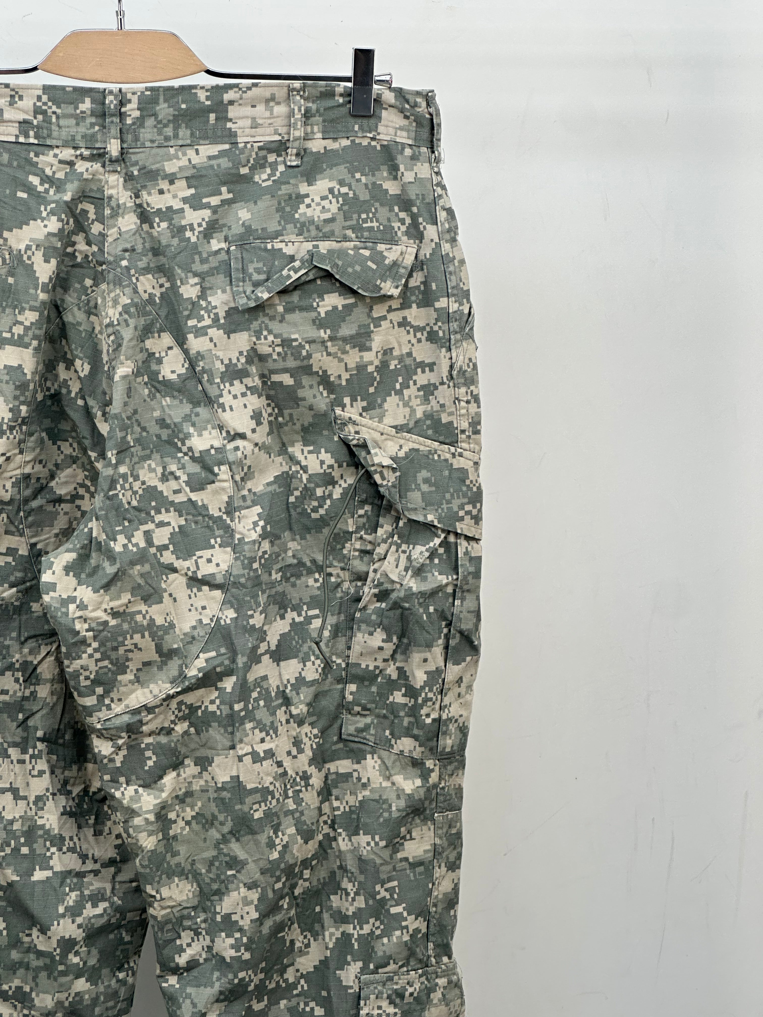 FIELD CARGO U.S ARMY VINTAGE TAGLIA: L
