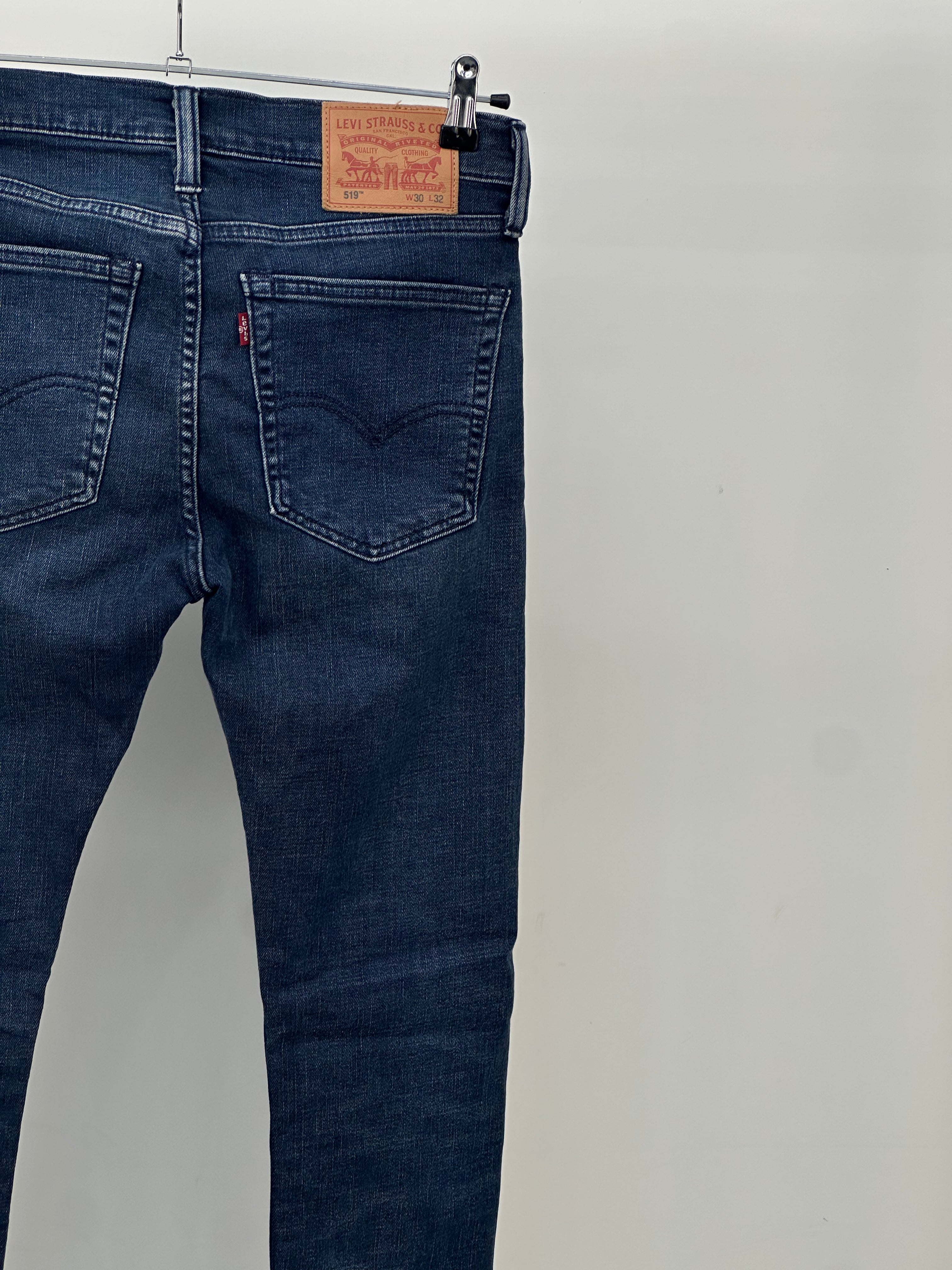 LEVI'S 519 : 44 ITA = W30 L32