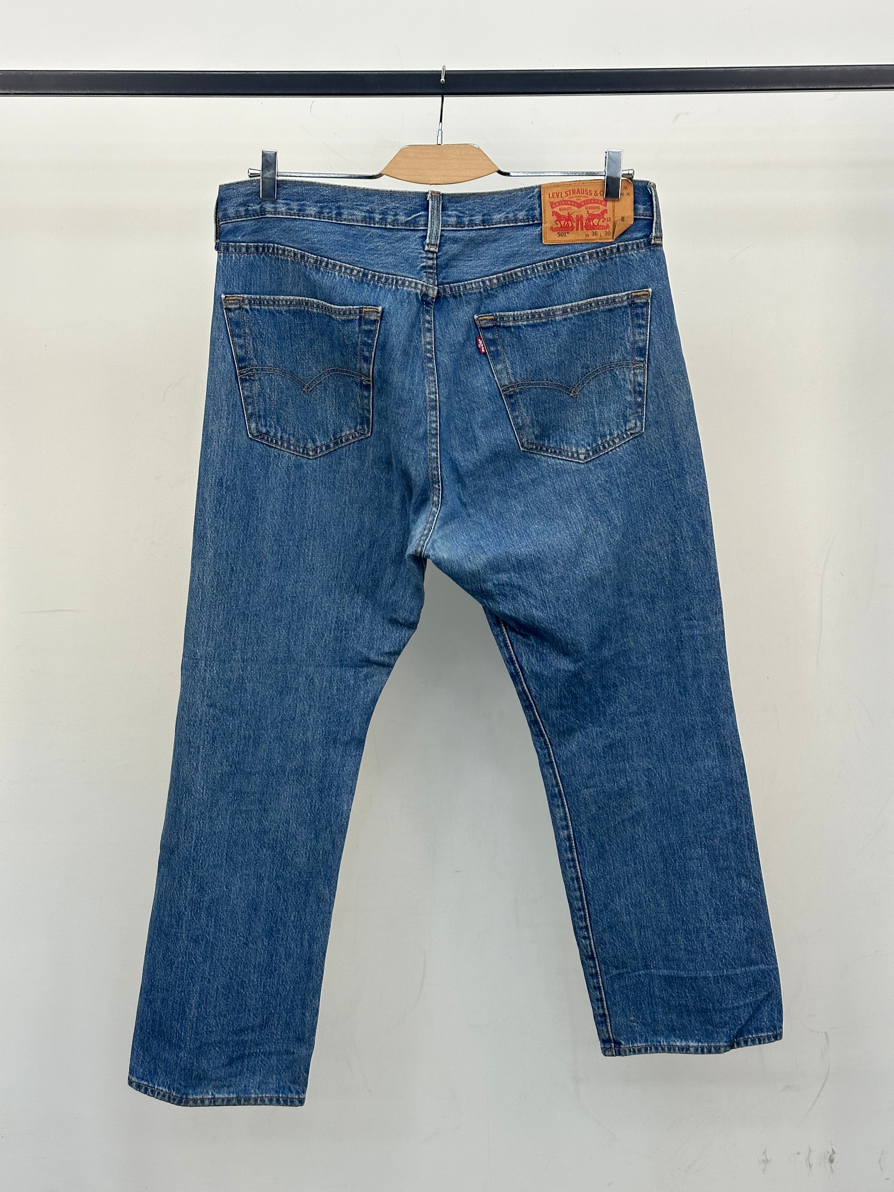 LEVI'S 501 REGULAR FIT TAGLIA: 50 ITA = W36 L30