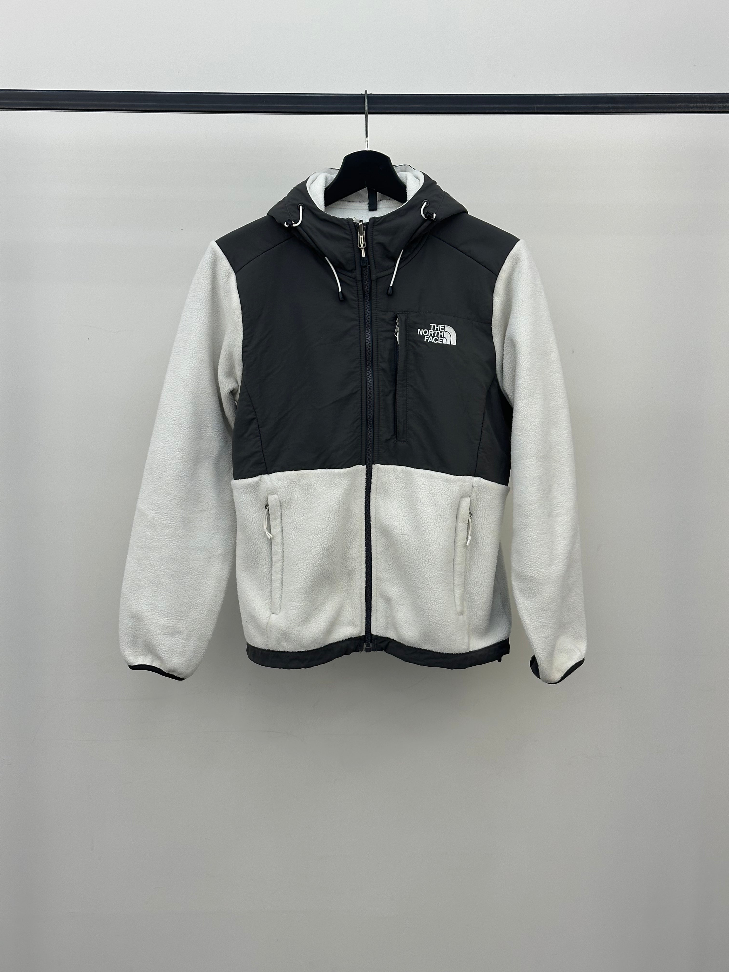 THE NORTH FACE SWEATSHIRT