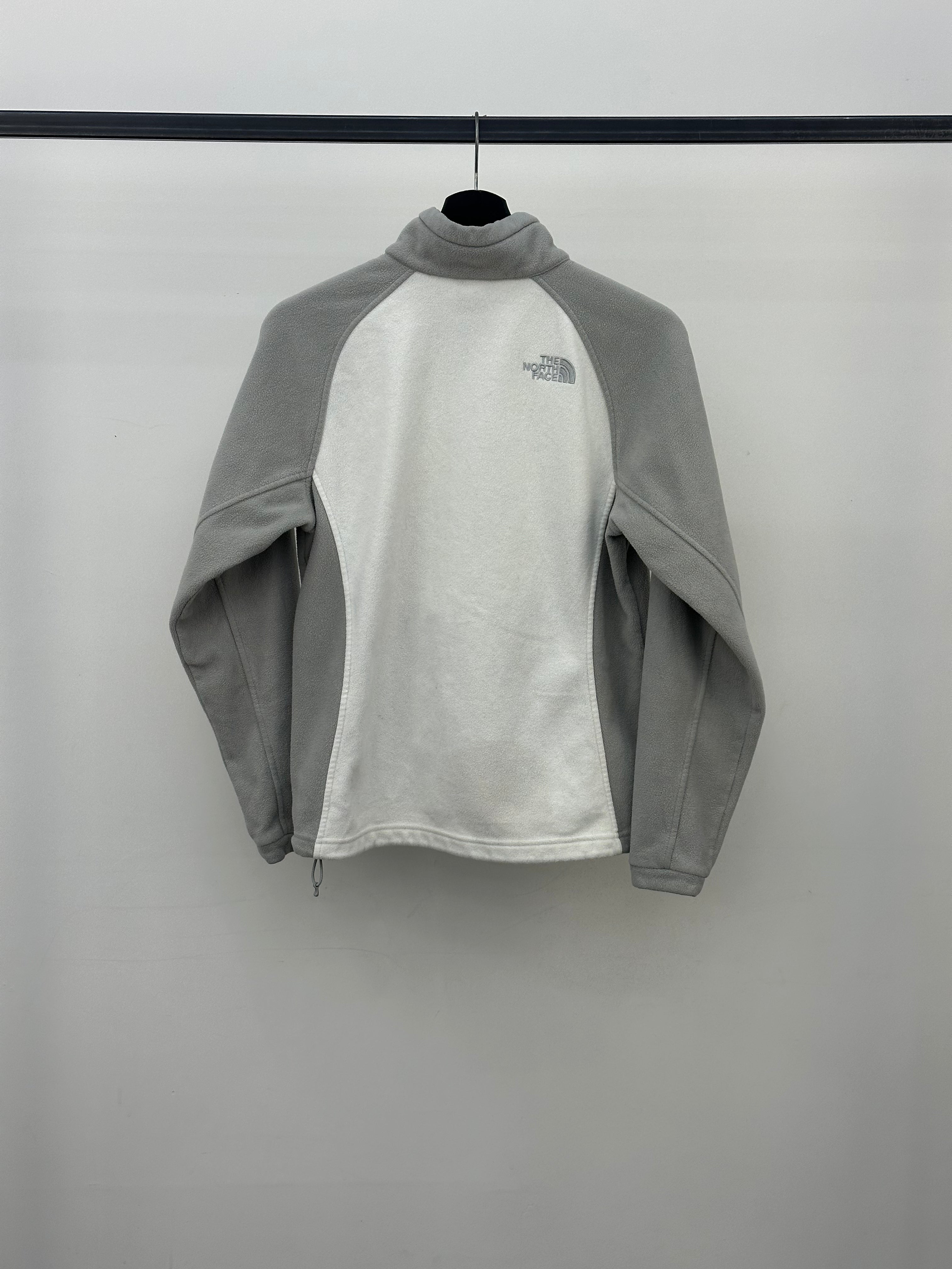 THE NORTH FACE SWEATSHIRT