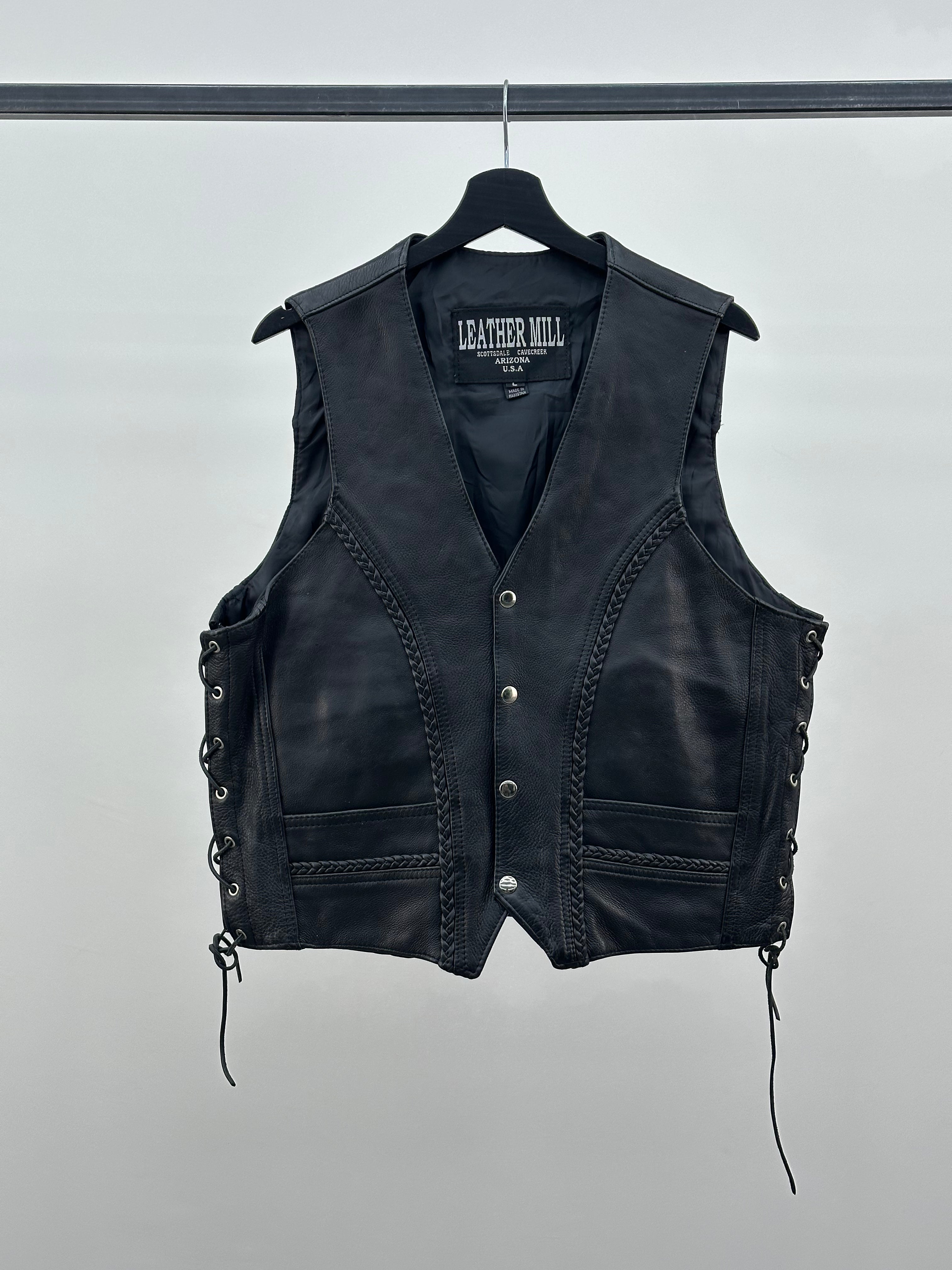 GENUINE LEATHER VEST SIZE: L