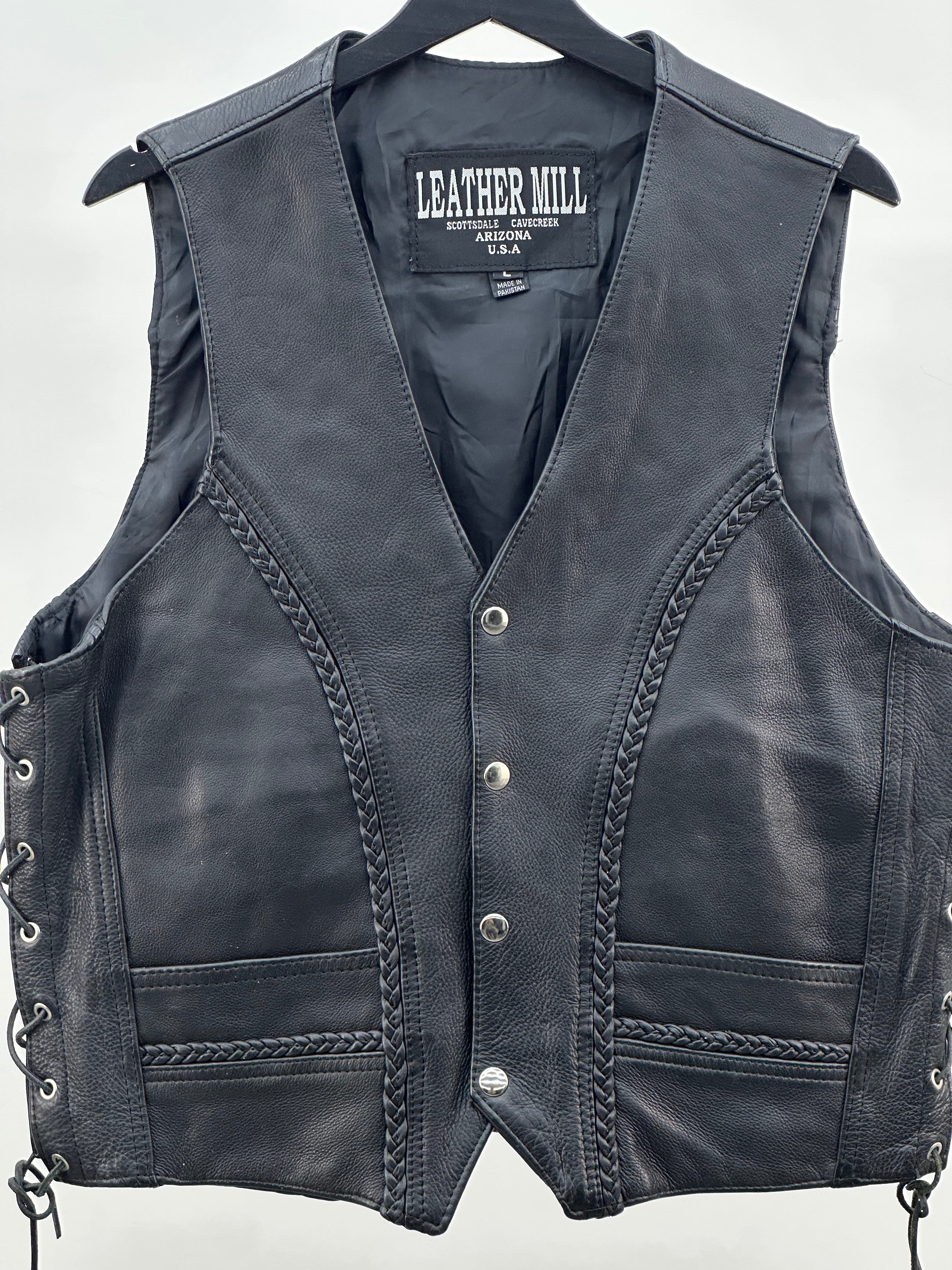 GENUINE LEATHER VEST SIZE: L