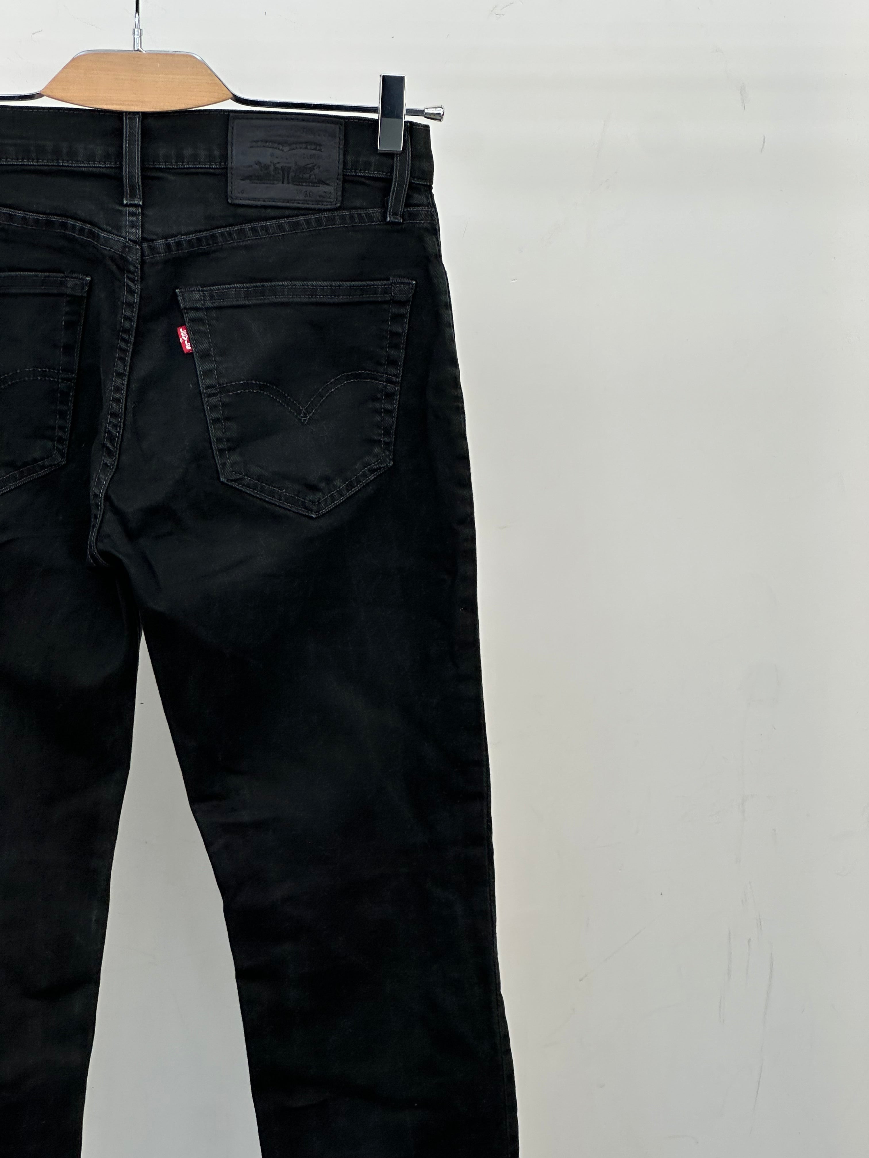LEVI'S 511 SLIM FIT TAGLIA: 44 ITA = W30 L32