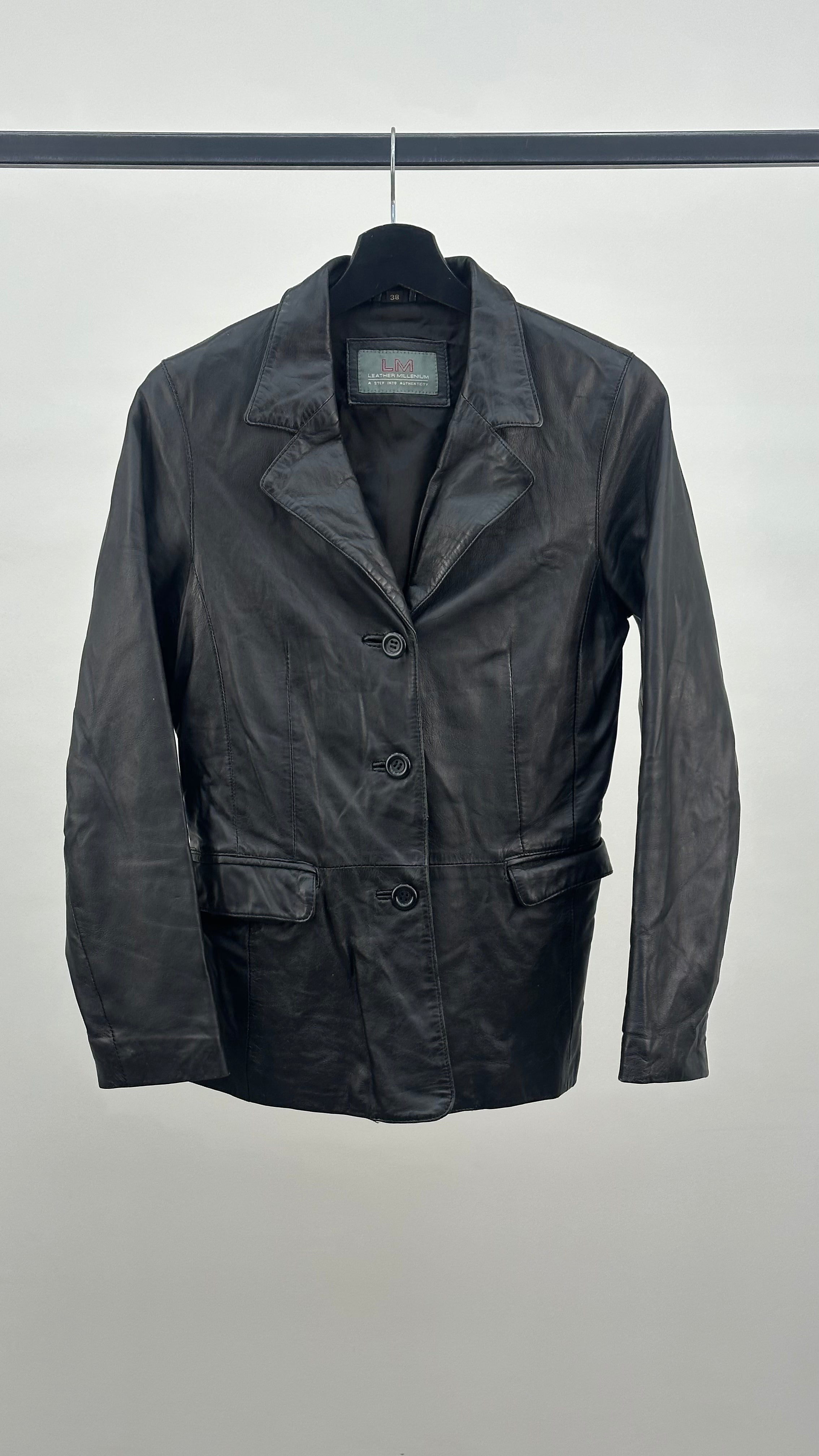 SHAPED LEATHER JACKET