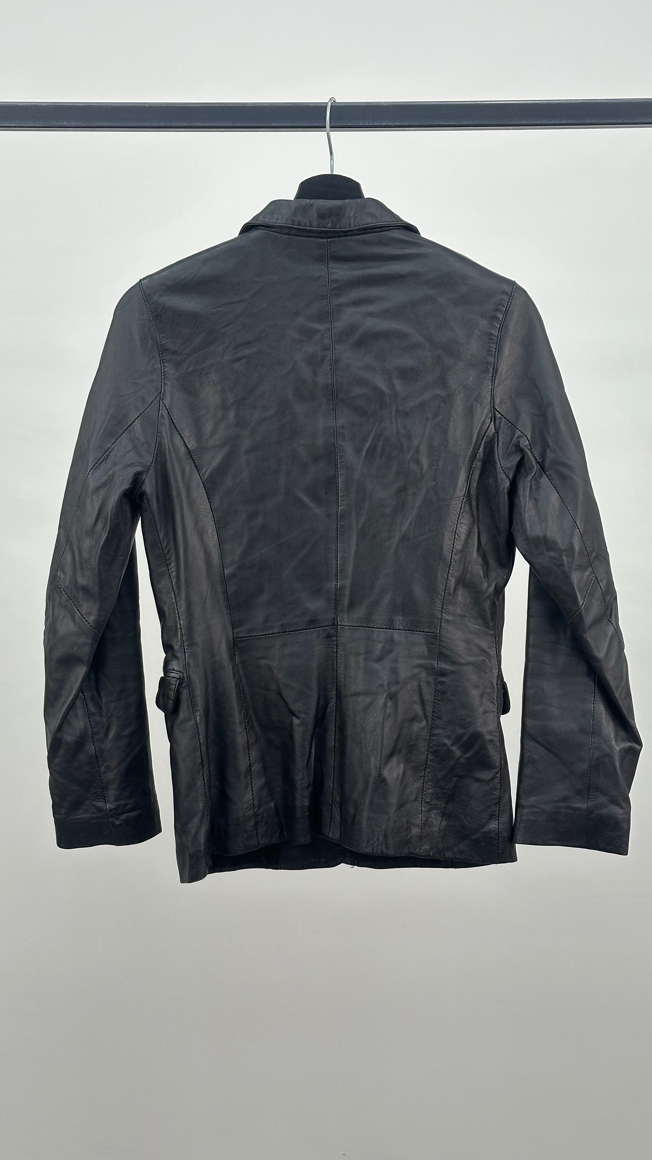 SHAPED LEATHER JACKET