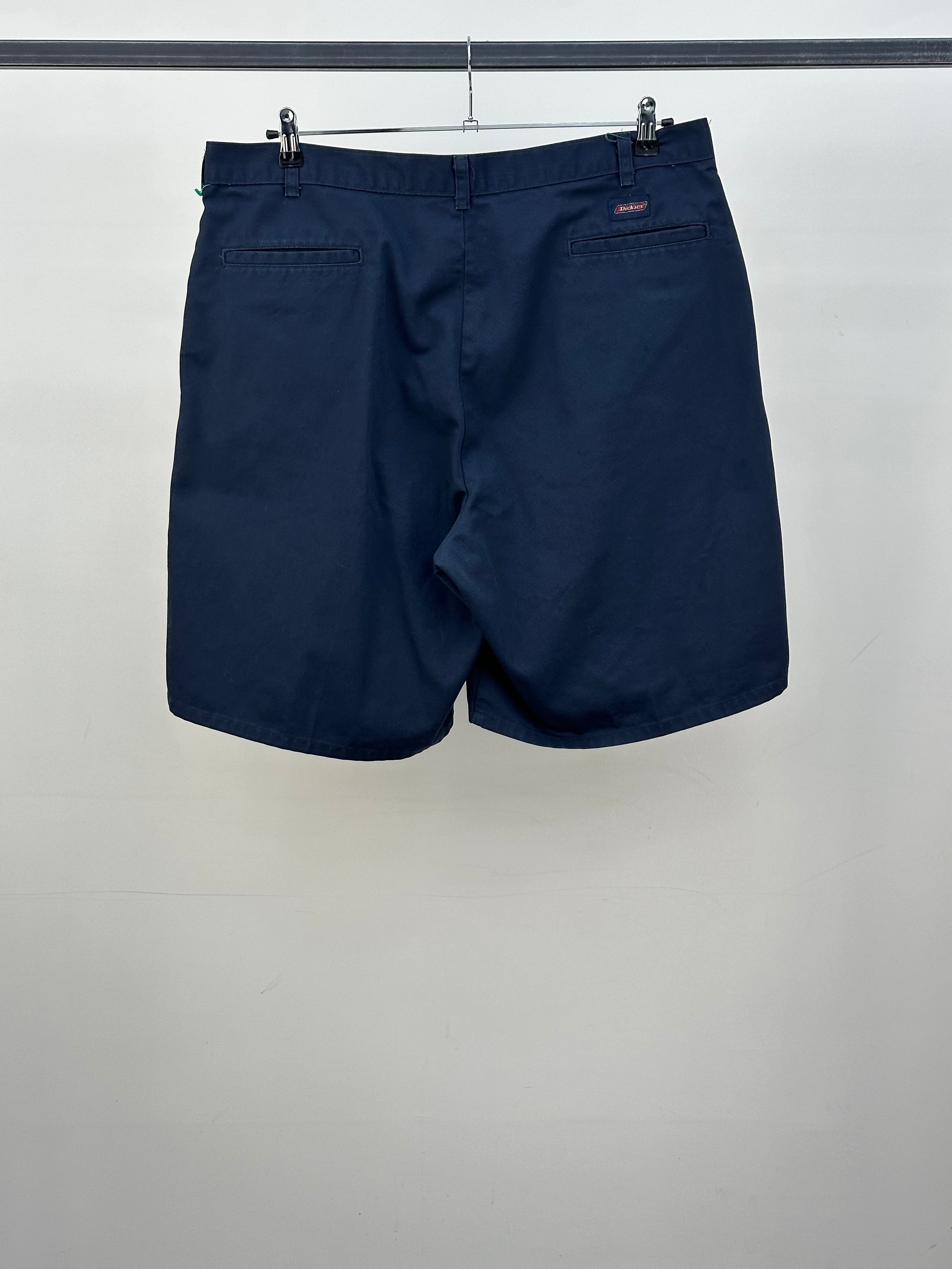 BERMUDA DICKIES TAGLIA : 54 ITA = W40