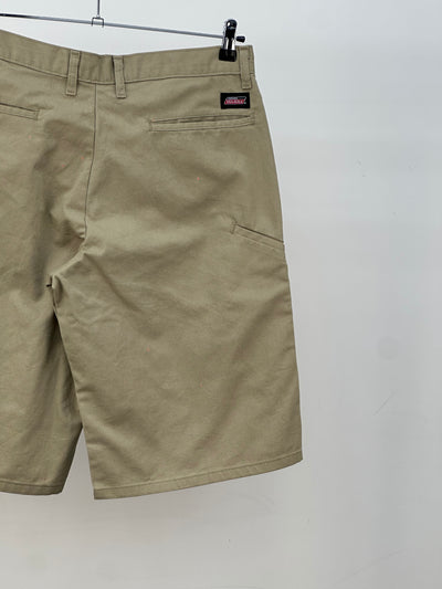 BERMUDA DICKIES TAGLIA : 46 ITA = W32