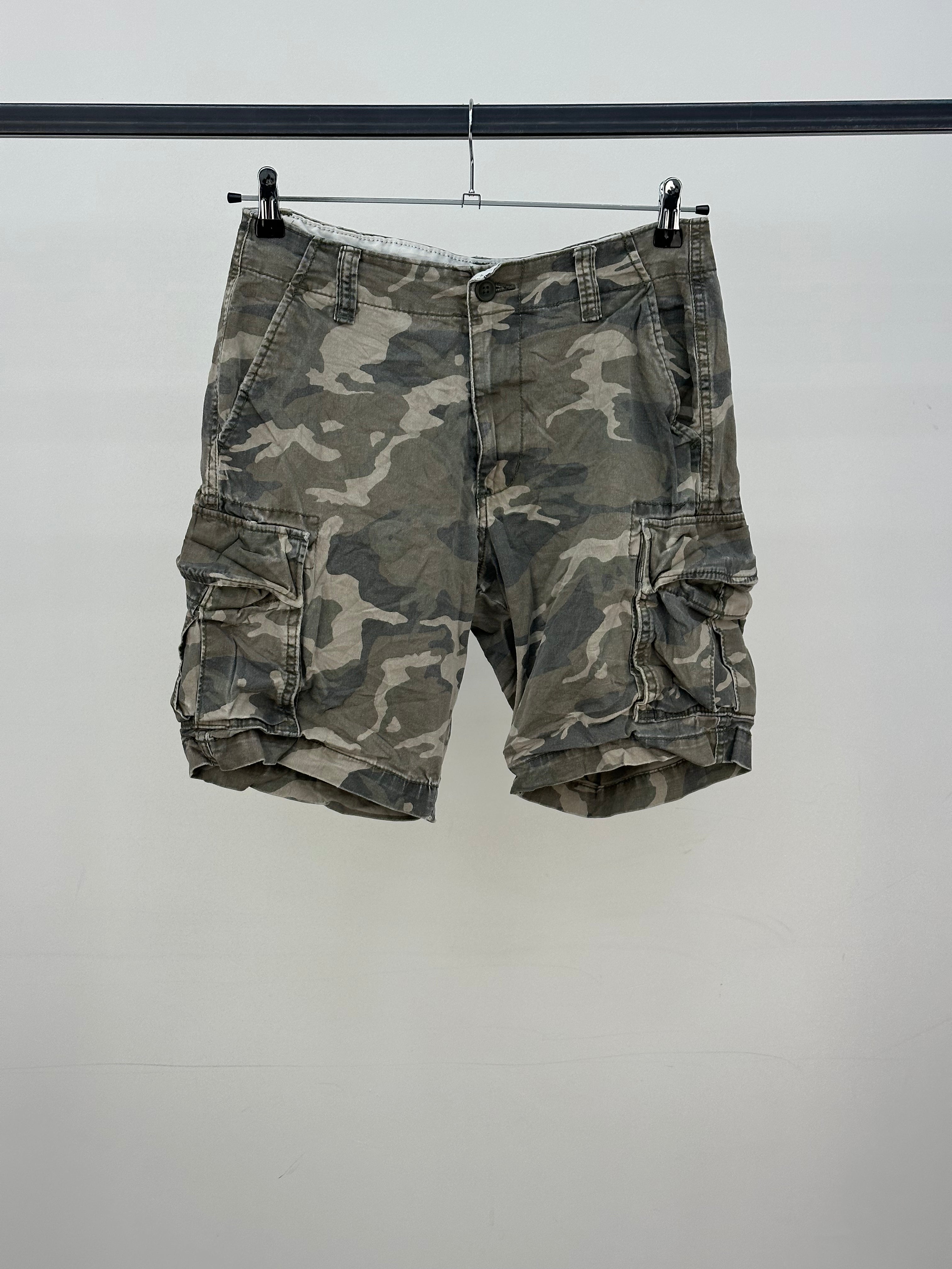 ARMY CARGO SHORTS TAGLIA : 44 ITA = W30