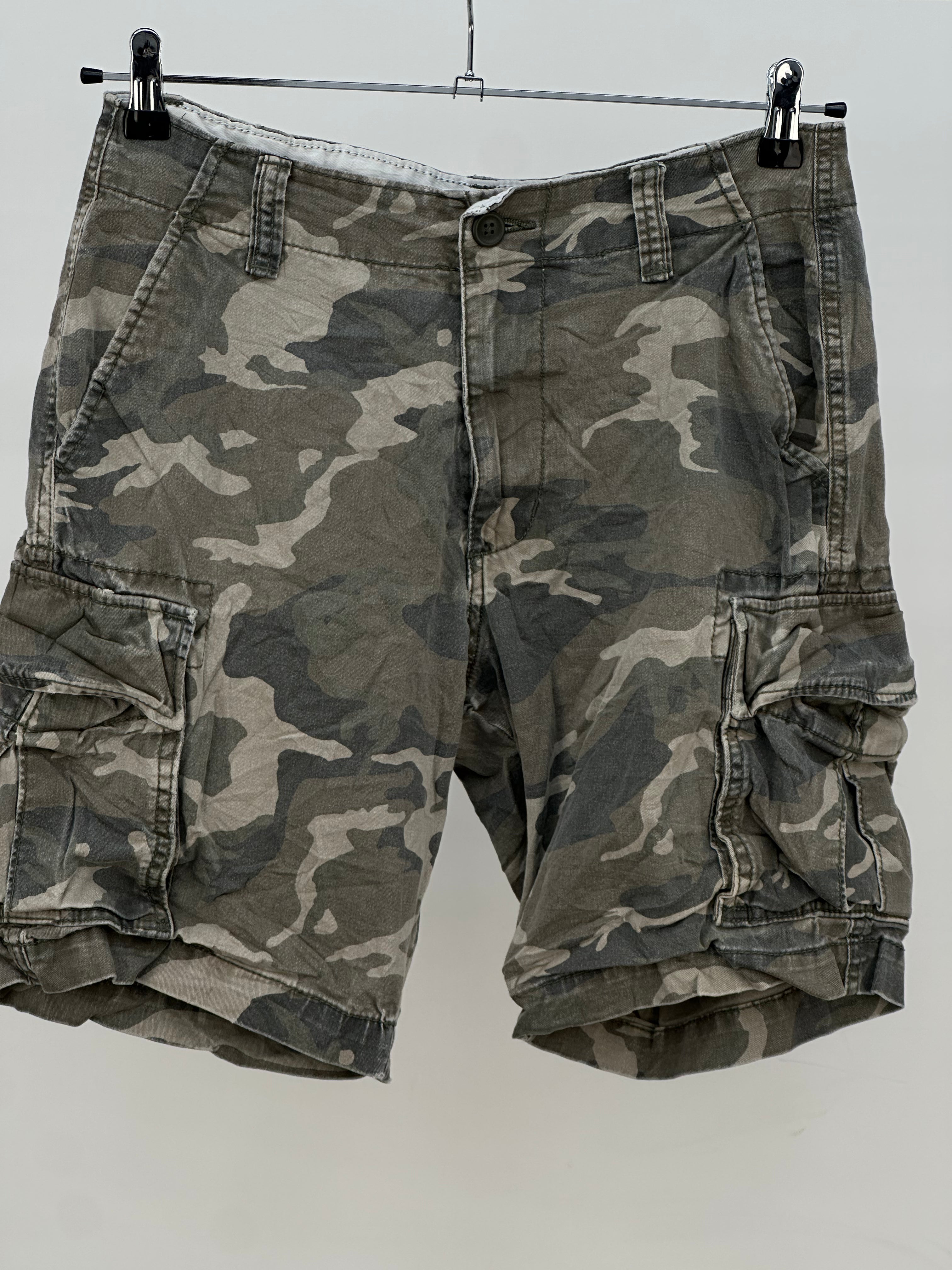 ARMY CARGO SHORTS TAGLIA : 44 ITA = W30