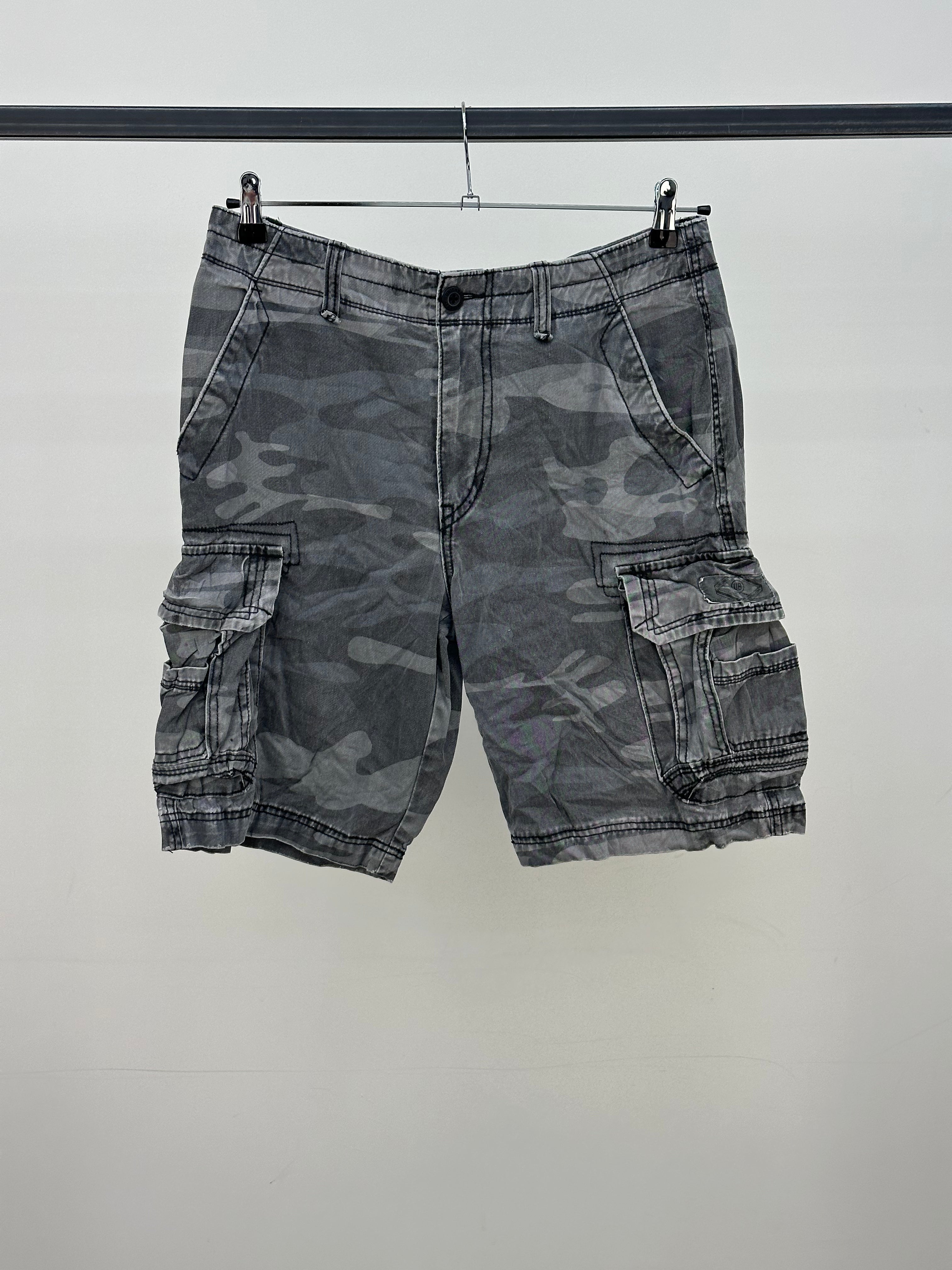 ARMY CARGO SHORTS TAGLIA : 46 ITA = W32