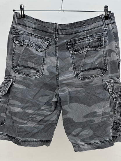 ARMY CARGO SHORTS TAGLIA : 46 ITA = W32