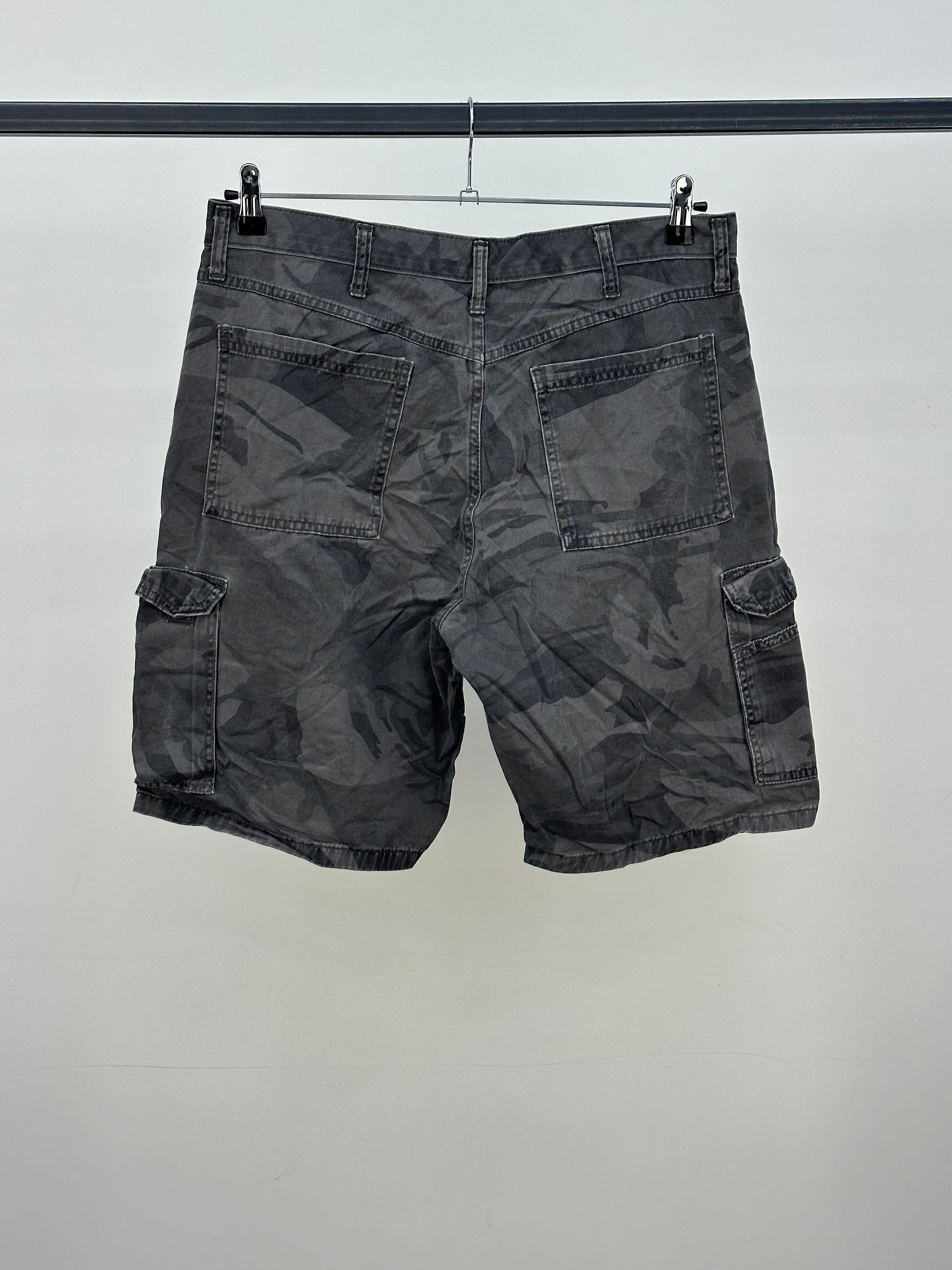ARMY CARGO SHORTS TAGLIA : 48 ITA = W34