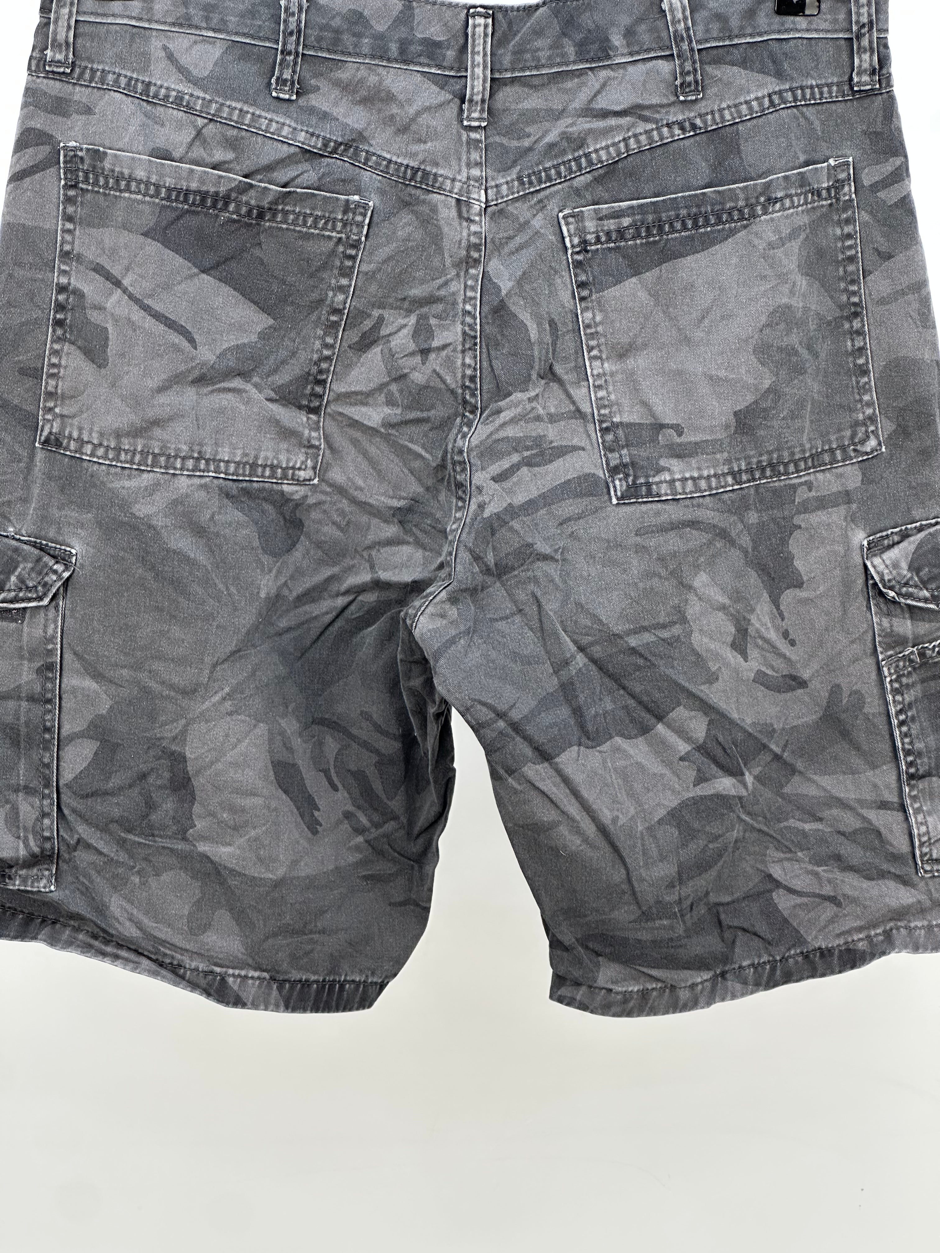 ARMY CARGO SHORTS TAGLIA : 48 ITA = W34