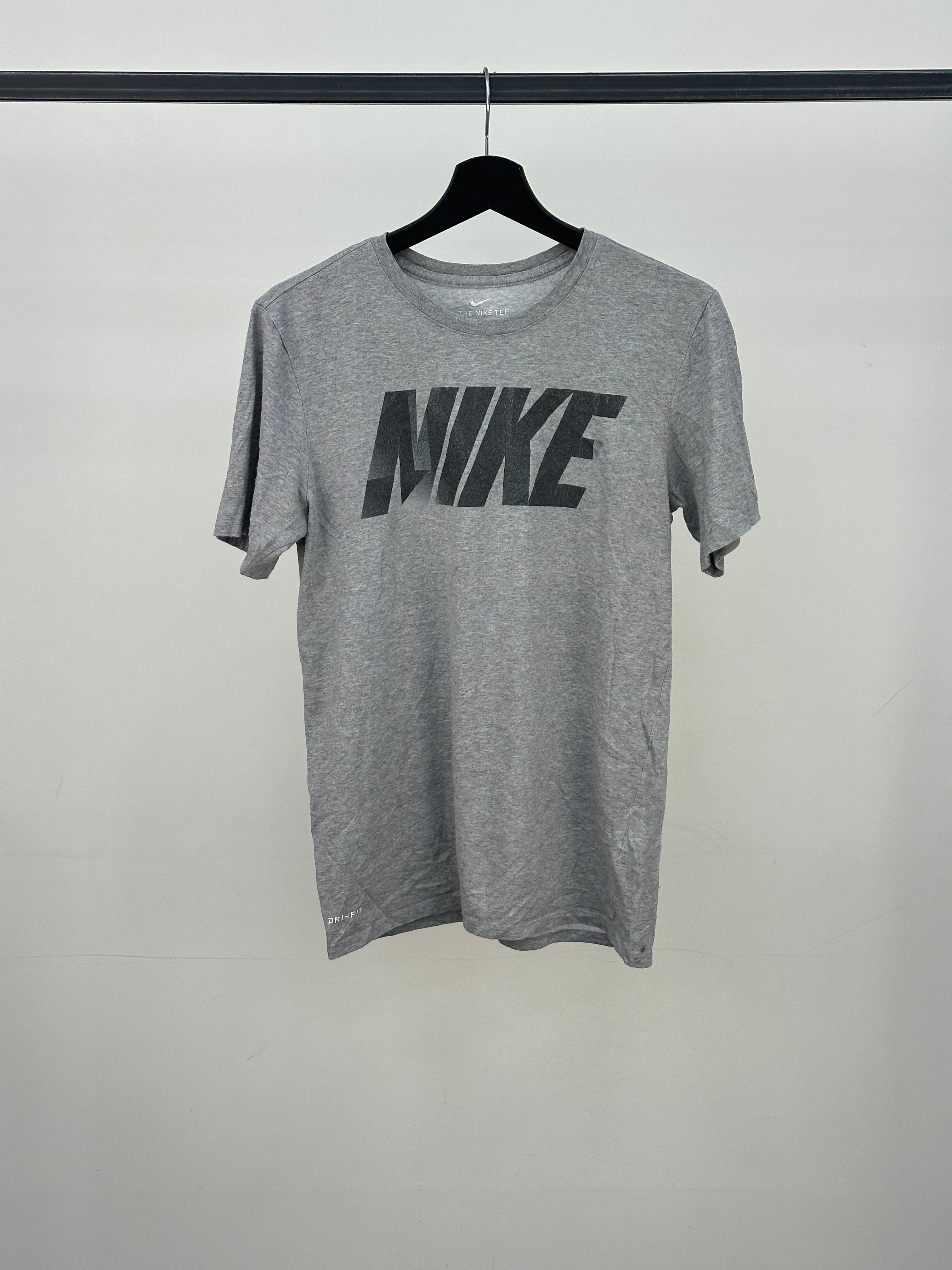 T-SHIRT NIKE TAGLIA : S