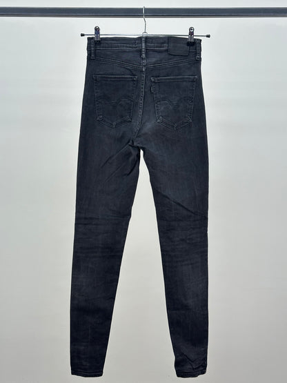 LEVI'S SKINNY W28 L32